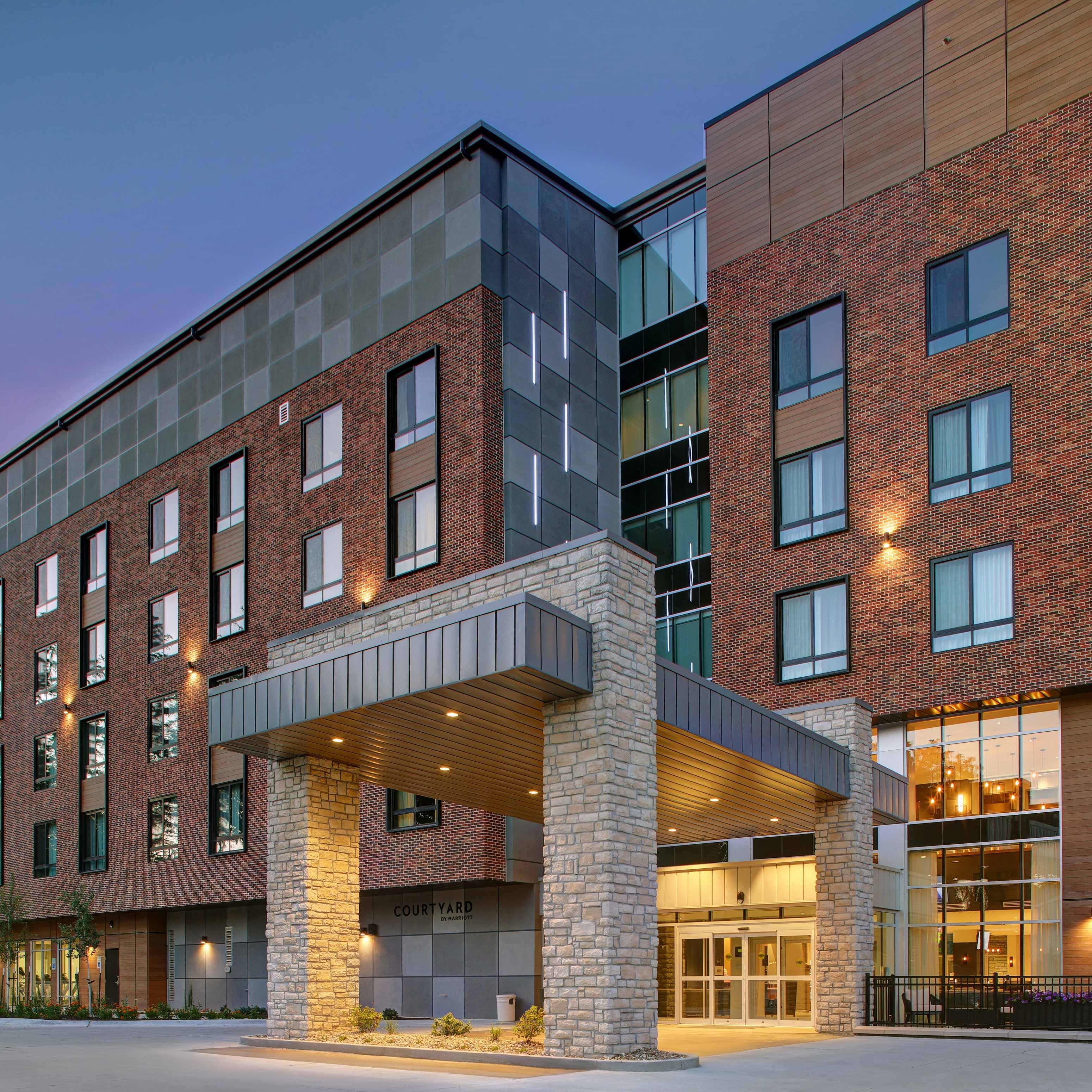 Courtyard Iowa City University Heights