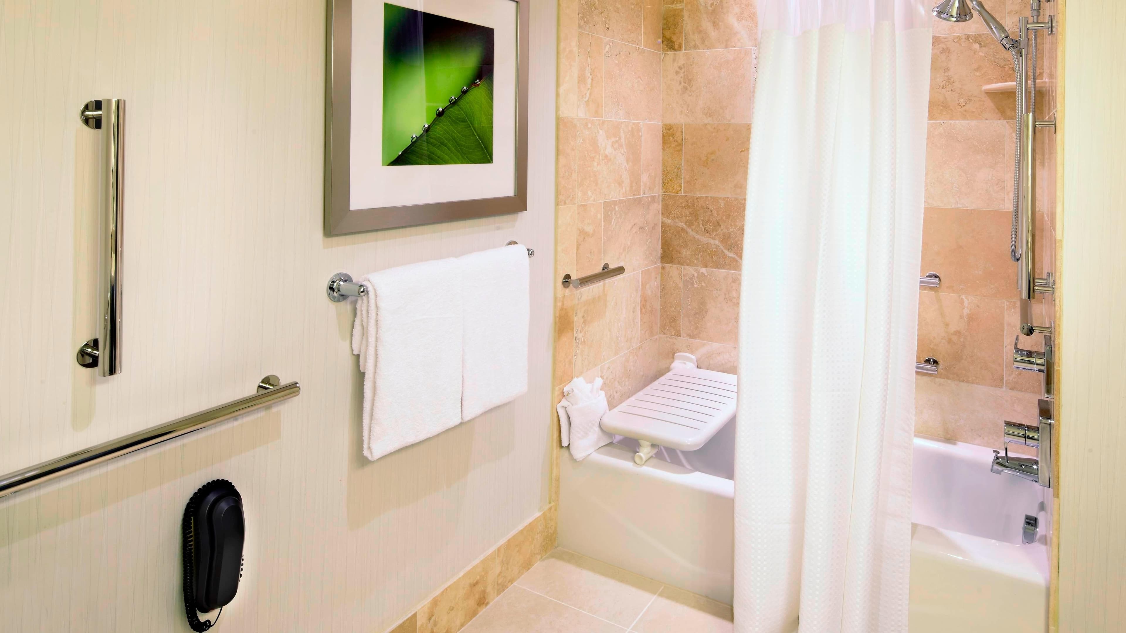 2 Queens Guest Room - Image 4