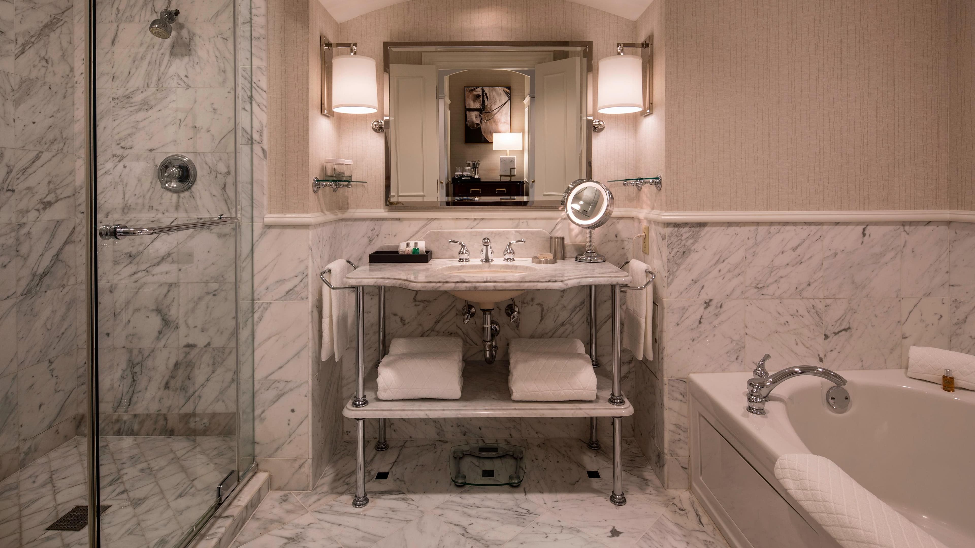 Deluxe Guest room - Image 5