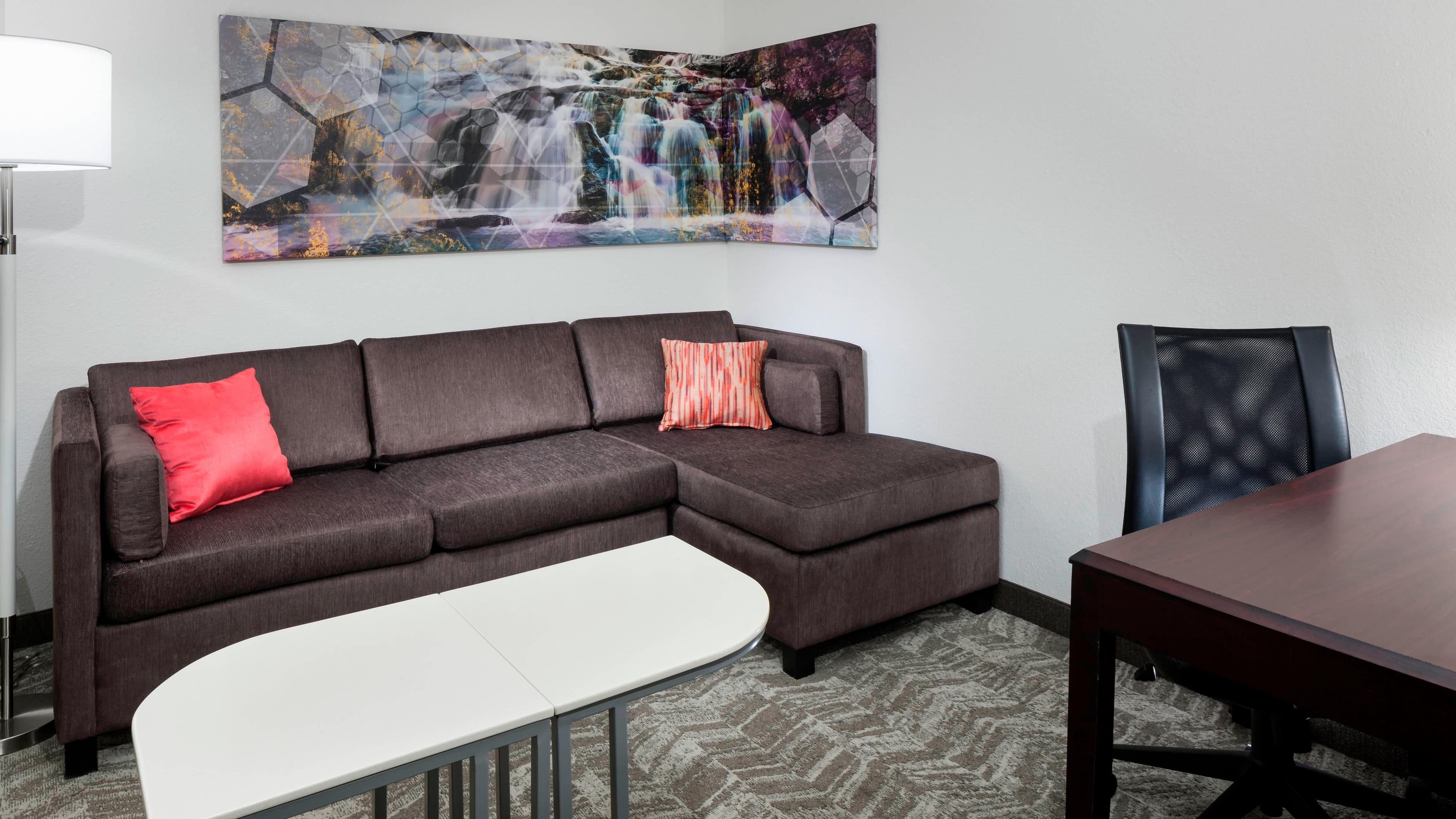 1 Bedroom Suite - Image 4