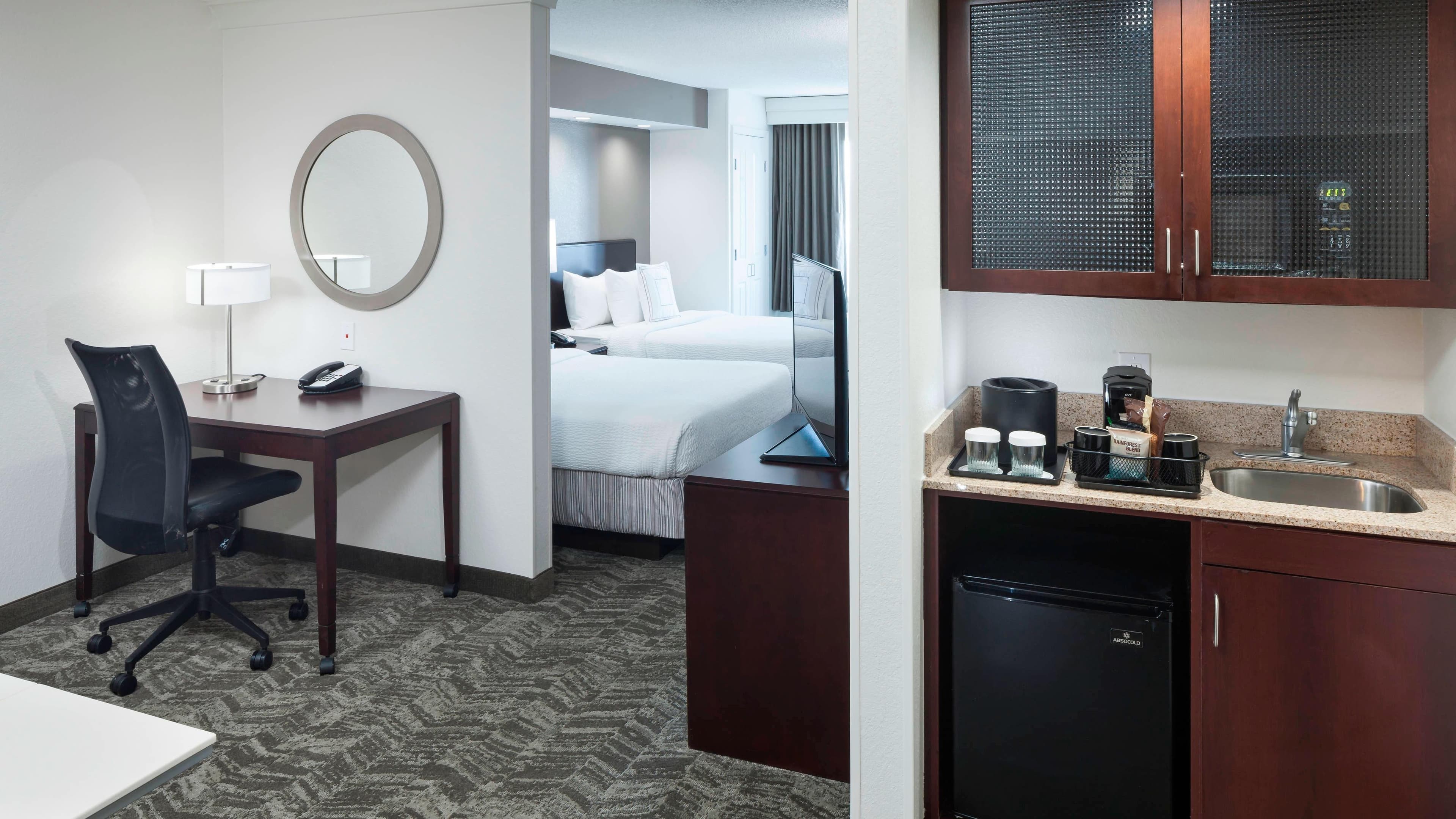 1 Bedroom Suite - Image 1