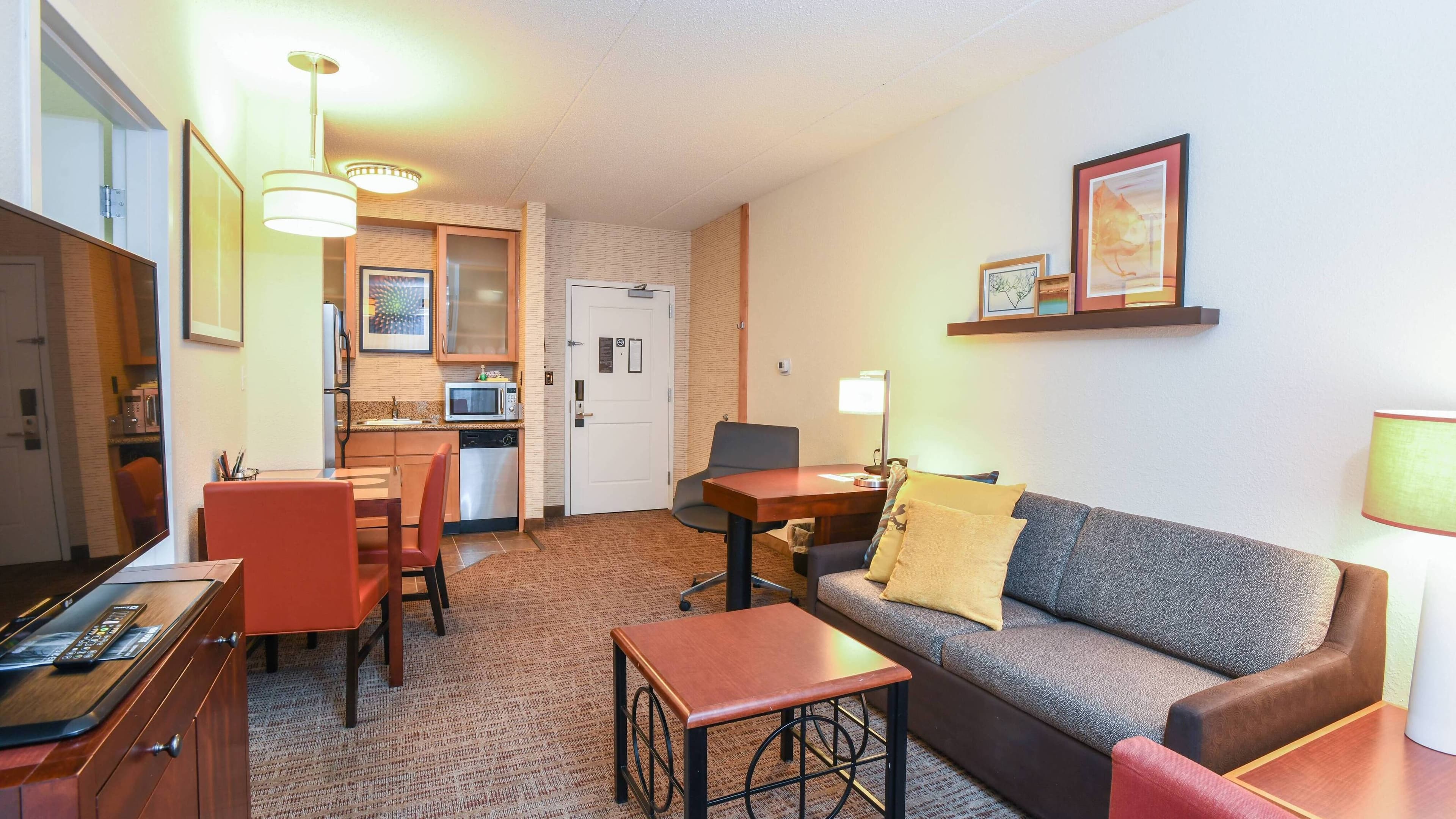 1 Bedroom Suite - Image 1