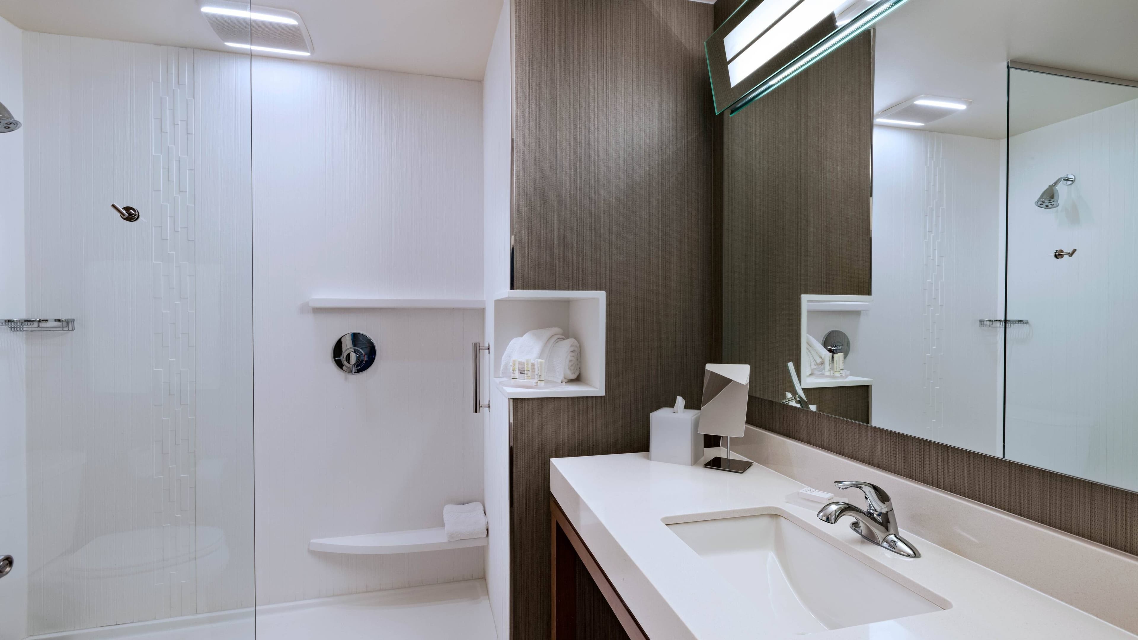 1 King with Sofa Bed - Image 2