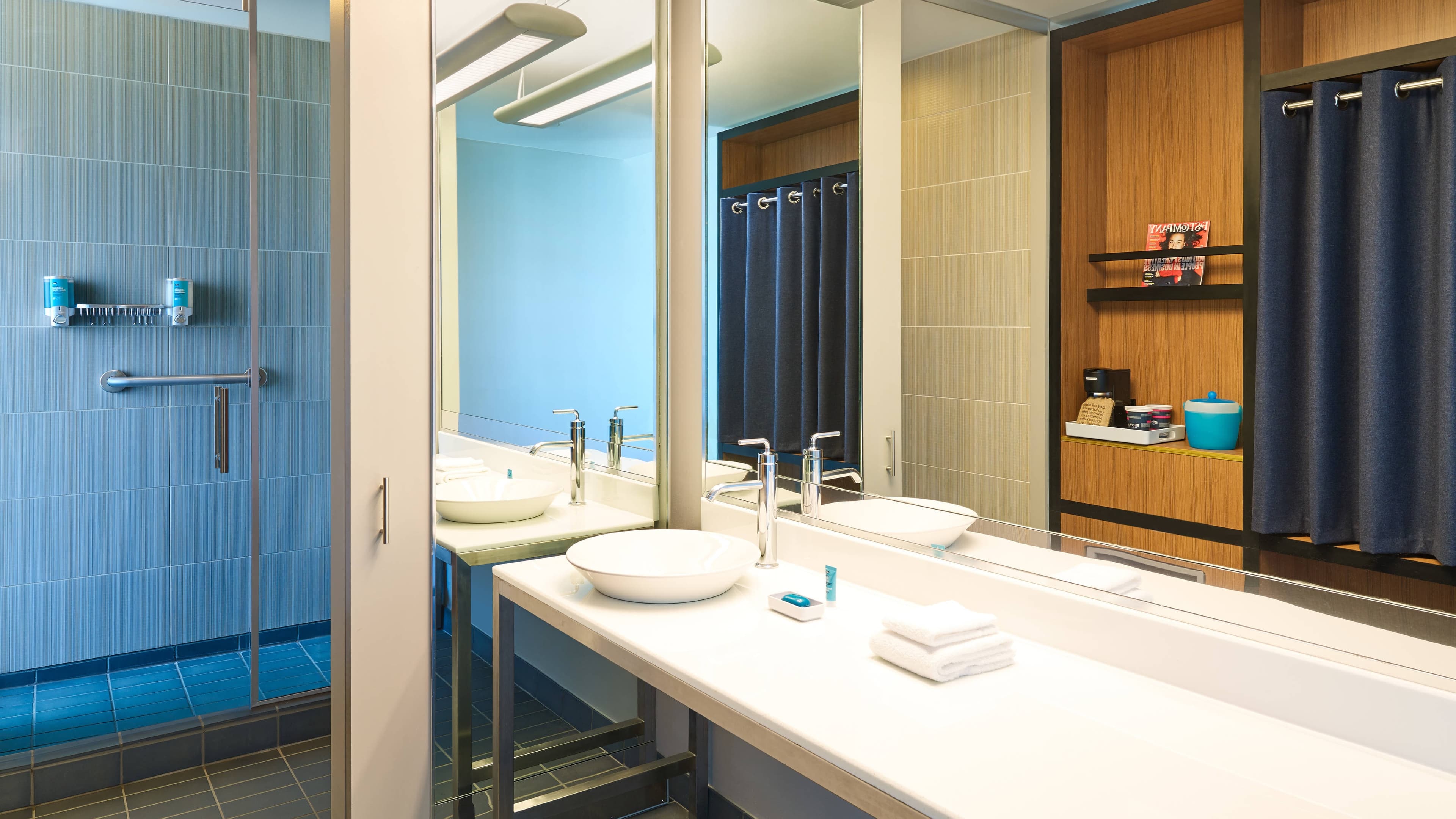 Aloft King Room - Image 2