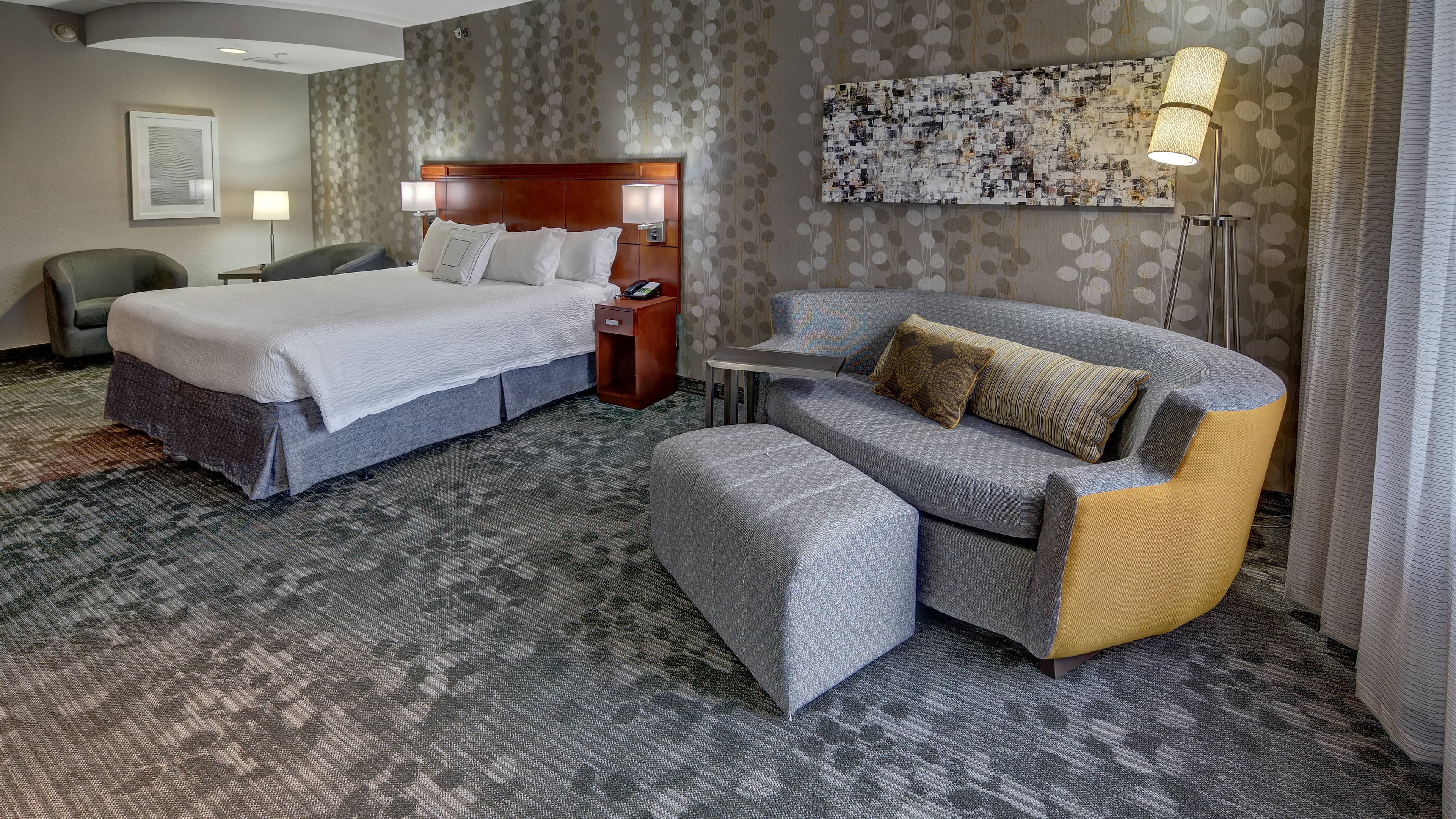 King Bed Guest Room - Image 3