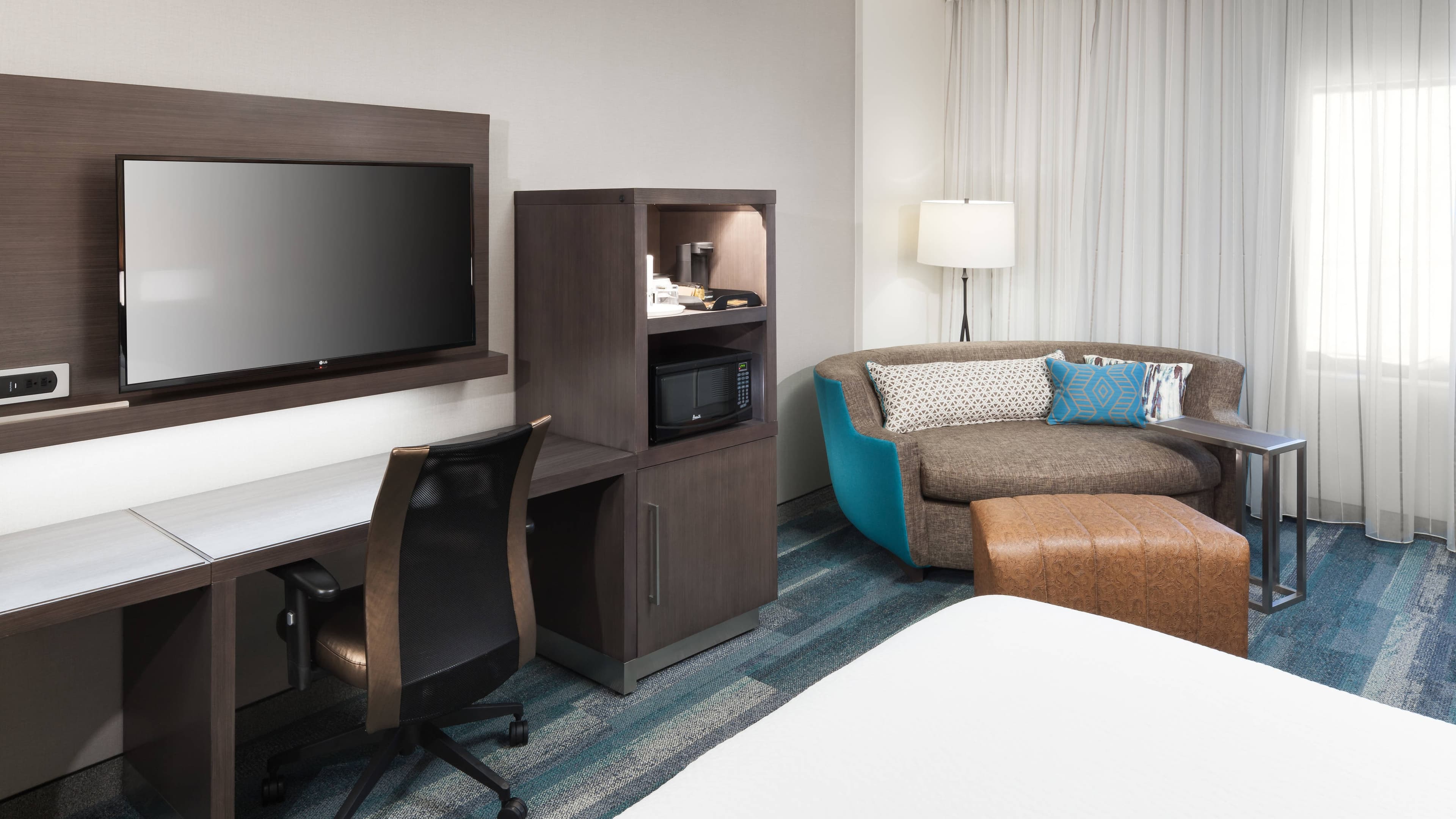 King Guest Room - Image 3