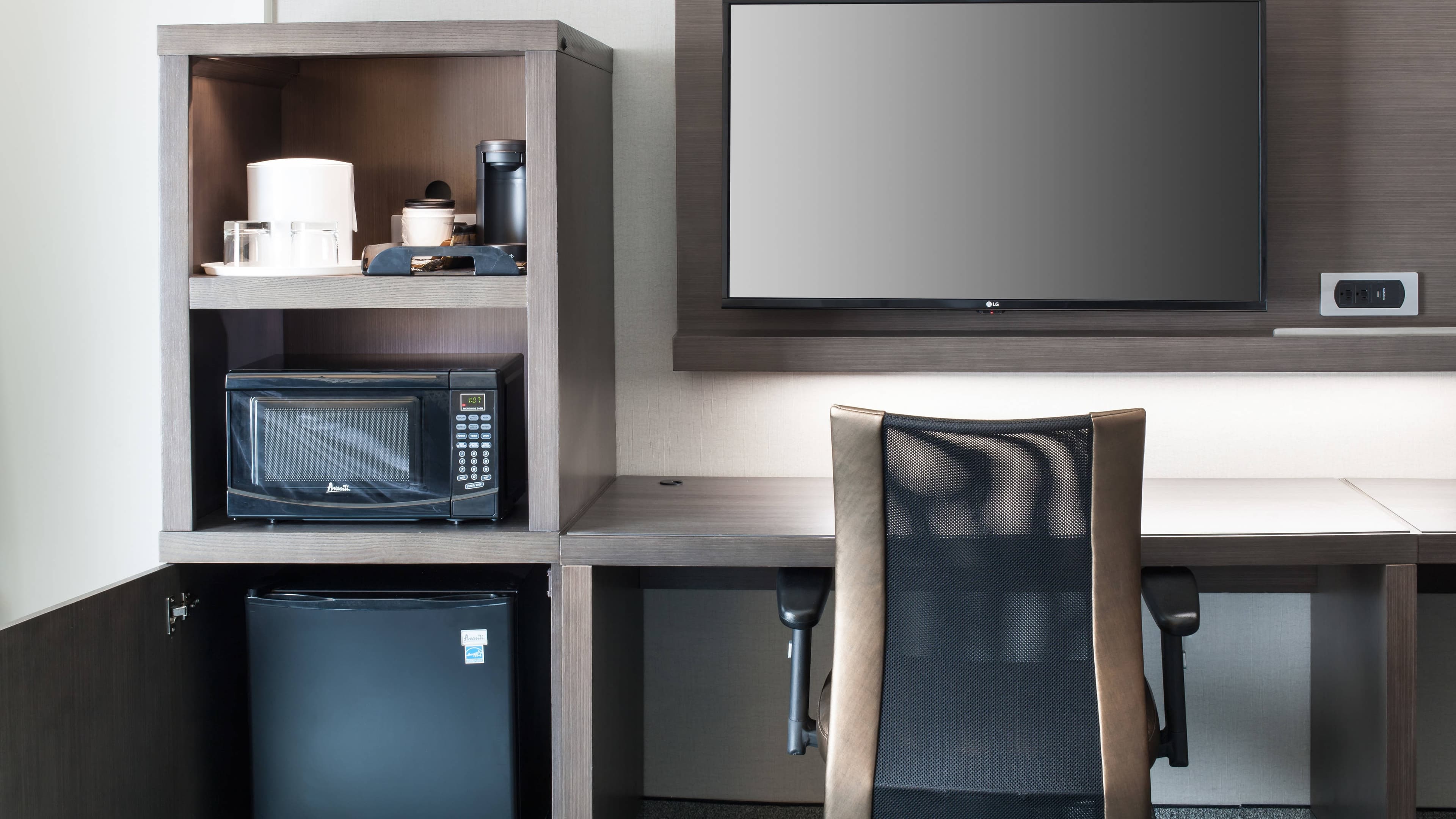 King Guest Room - Image 4