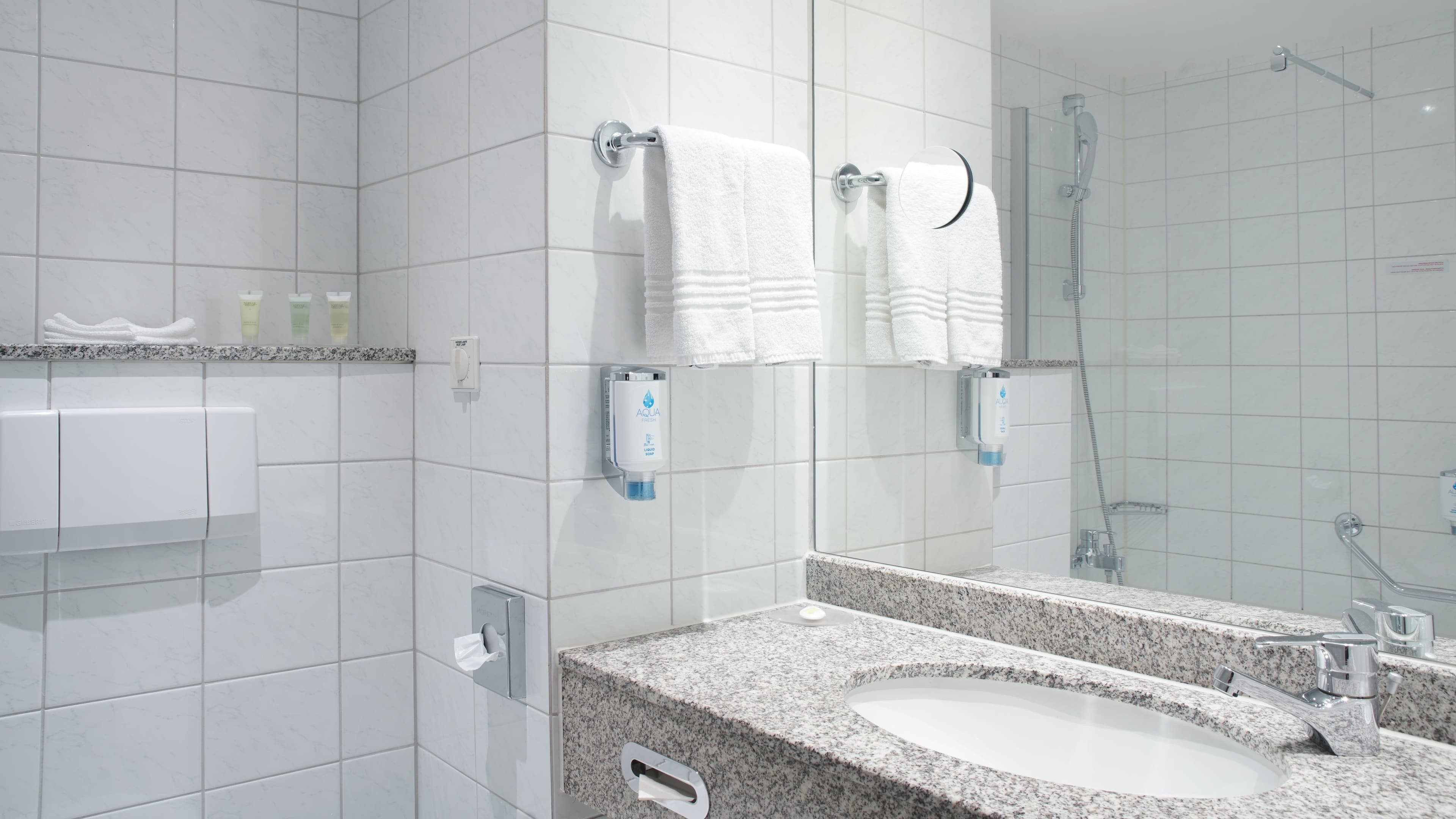 Comfort Room - Image 9