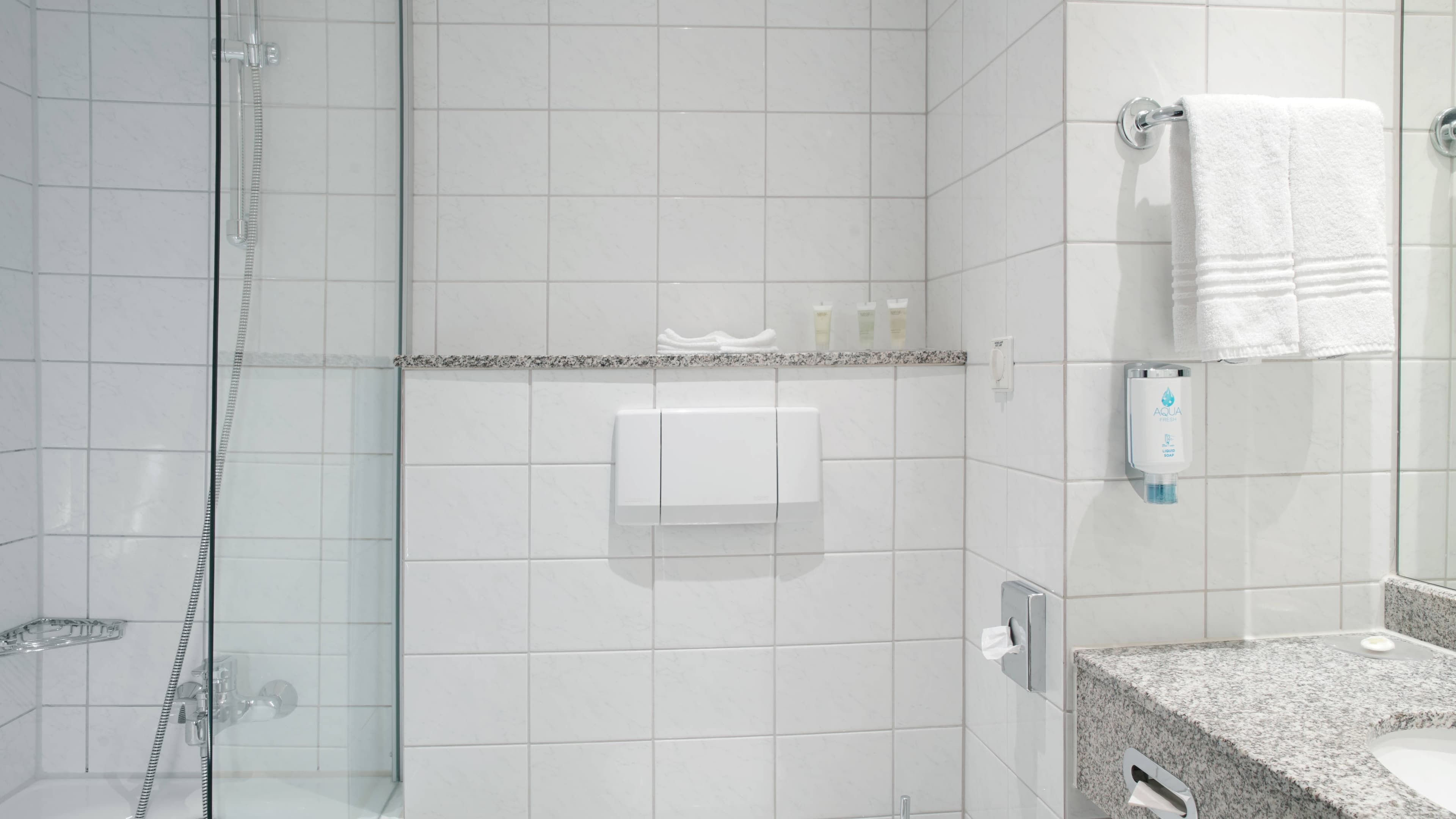 Comfort Room - Image 8