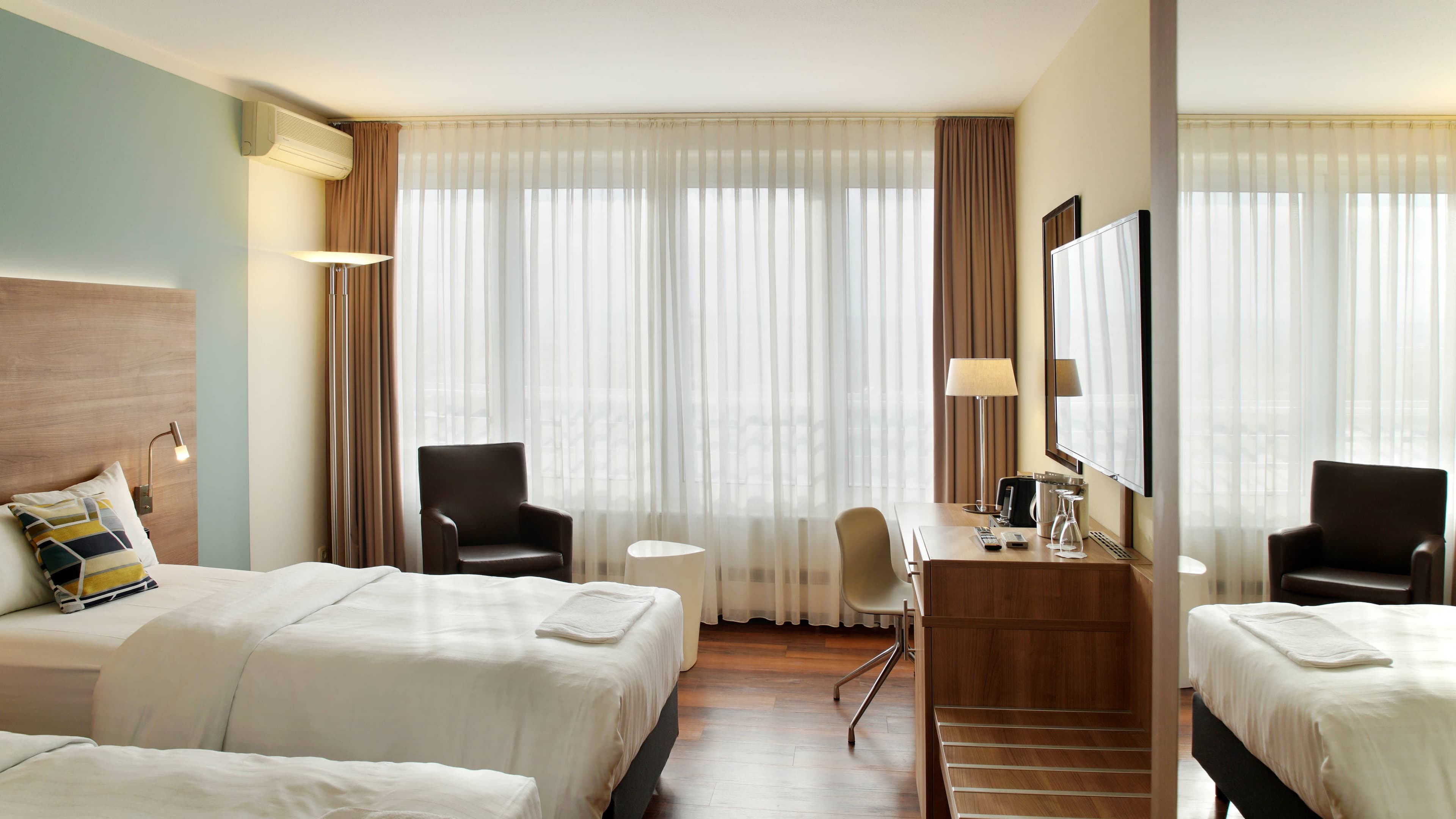 Comfort Room - Image 3