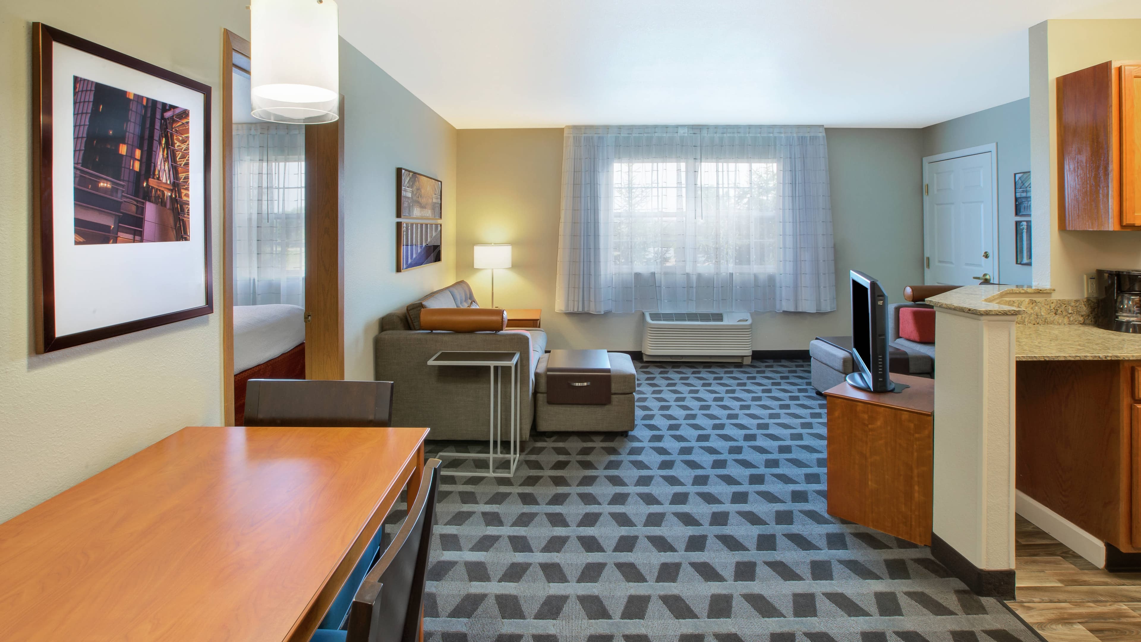 1 Bedroom Suite - Image 1