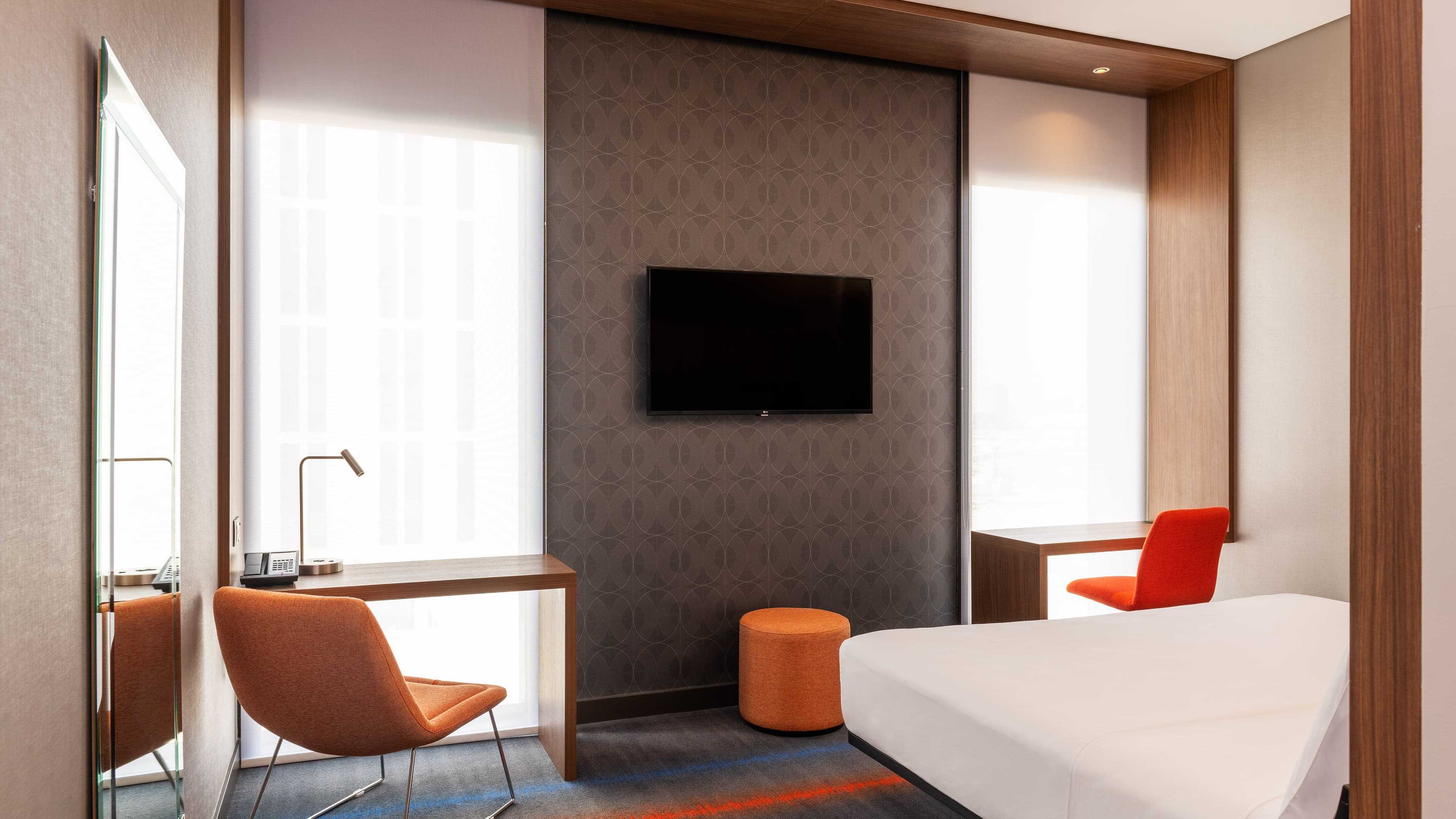 Aloft Room - Image 2