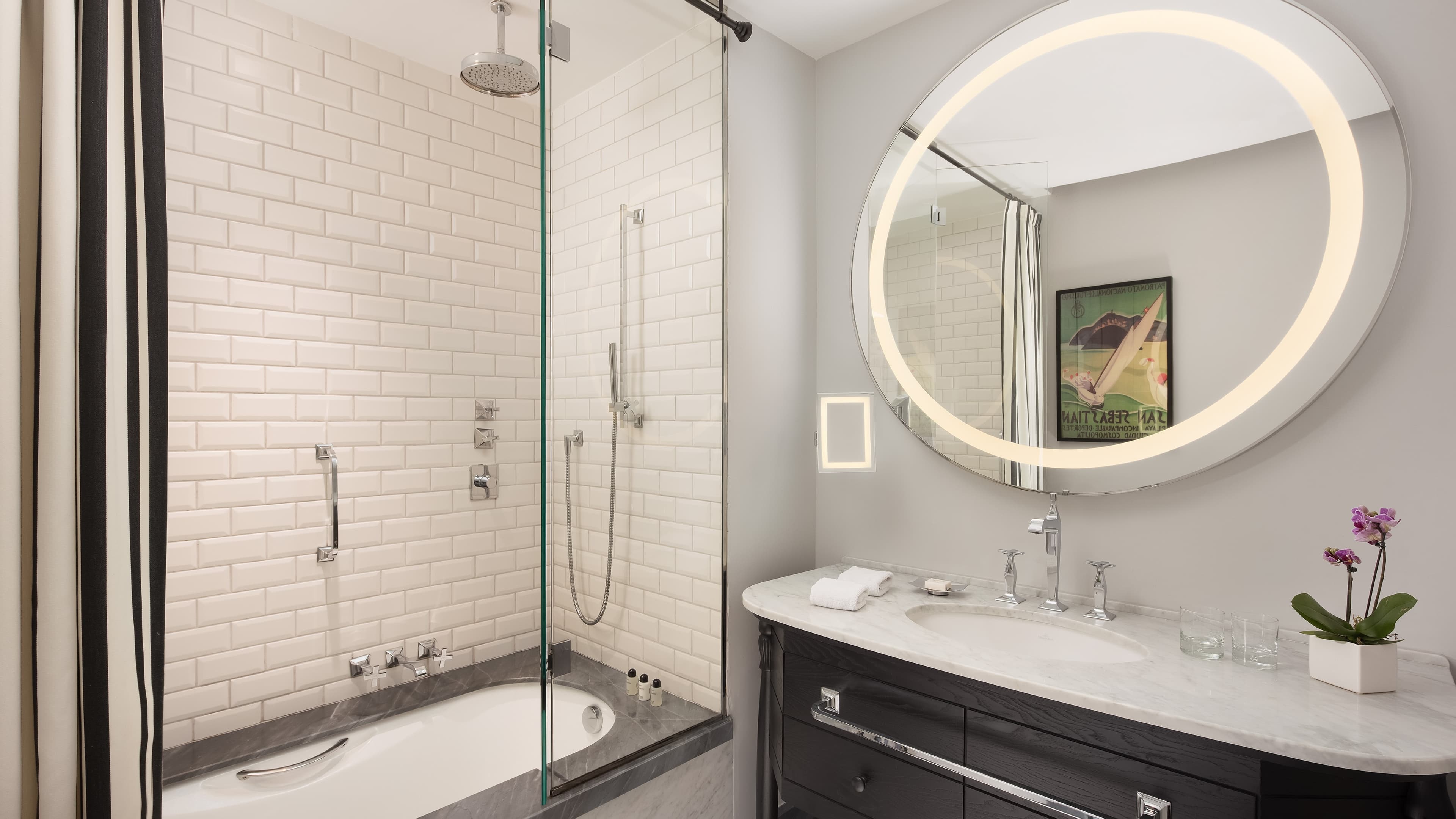 Deluxe room - Image 6