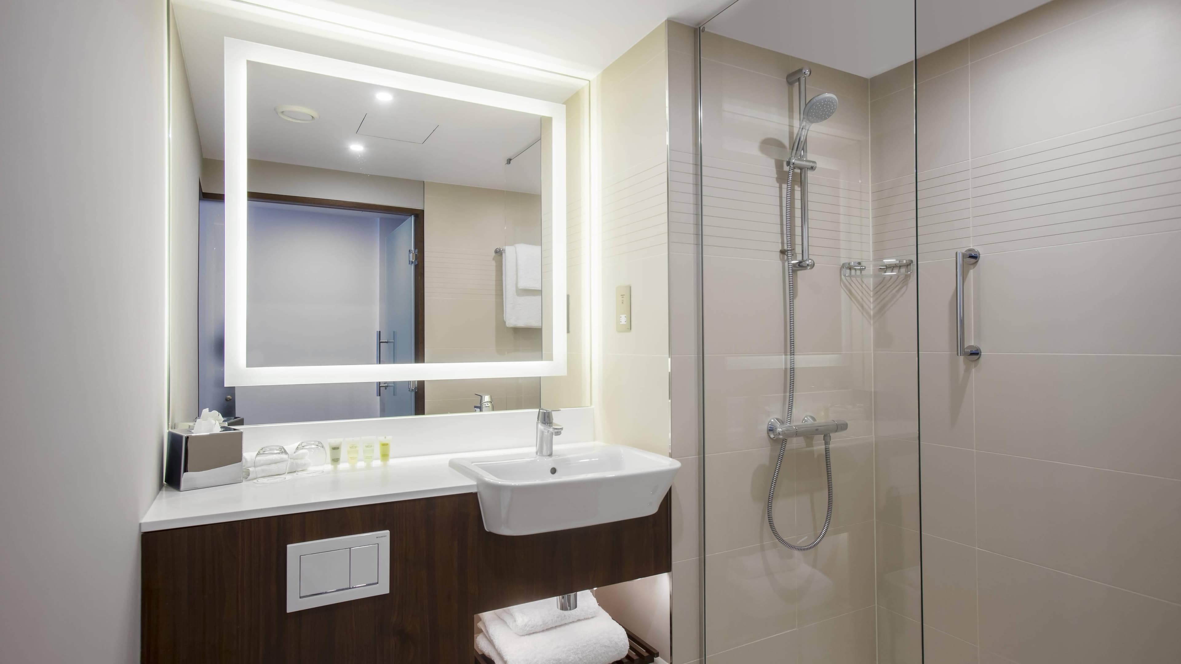 Standard Double Room - Image 4