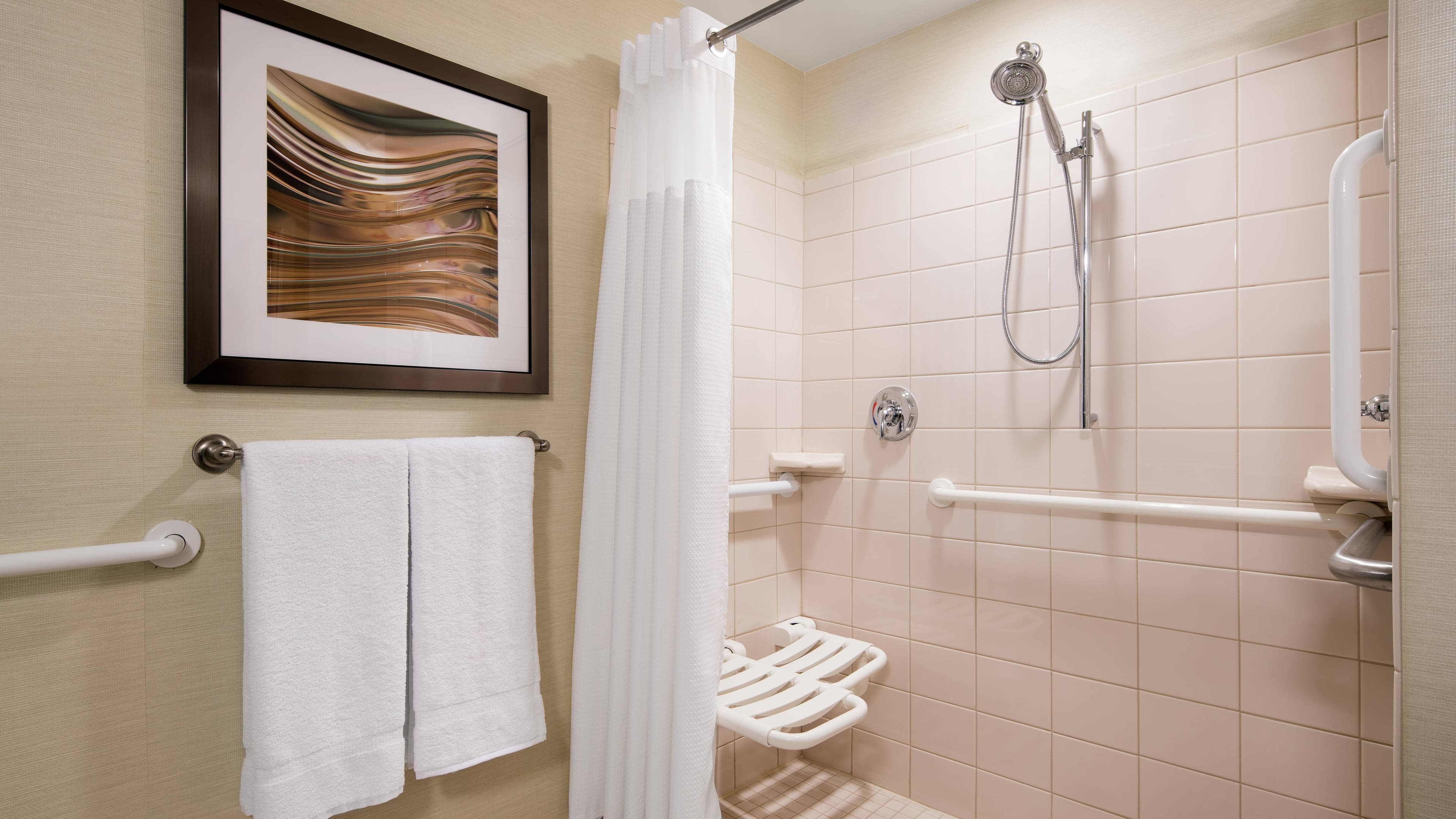 King Guest Room - Image 9