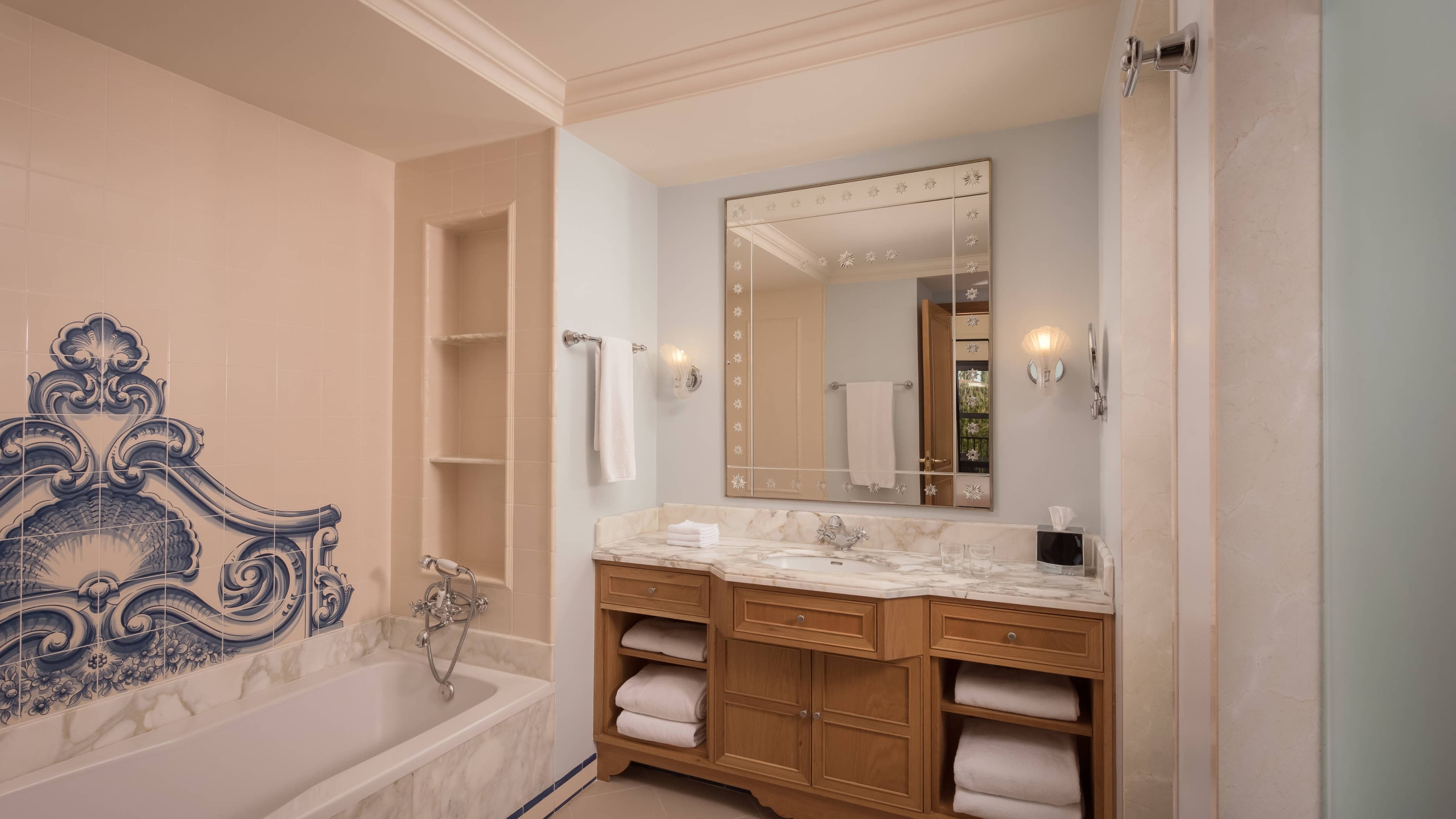 3 Bedroom Residence - Image 9