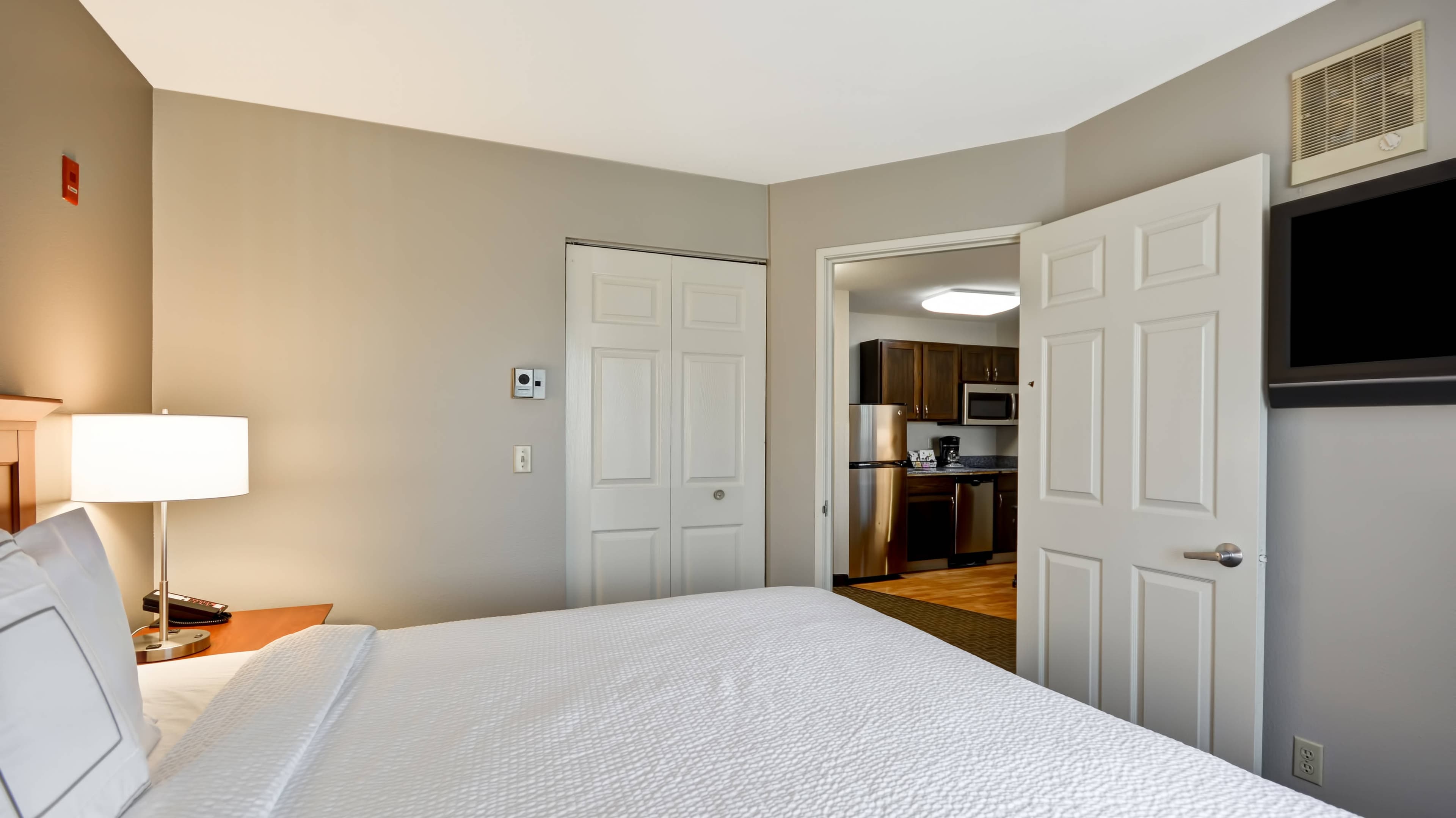 1 Bedroom Suite - Image 3