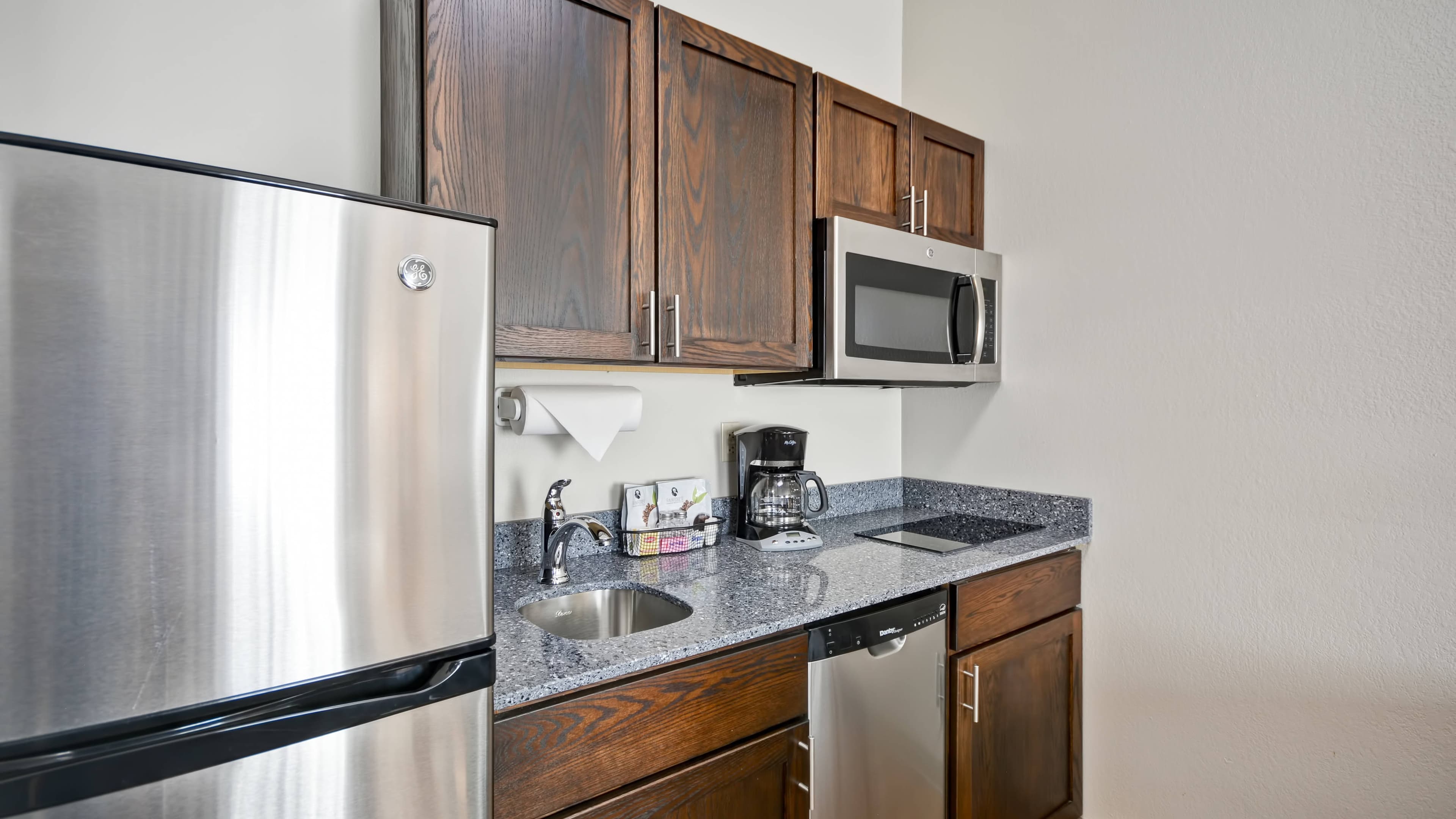 1 Bedroom Suite - Image 1