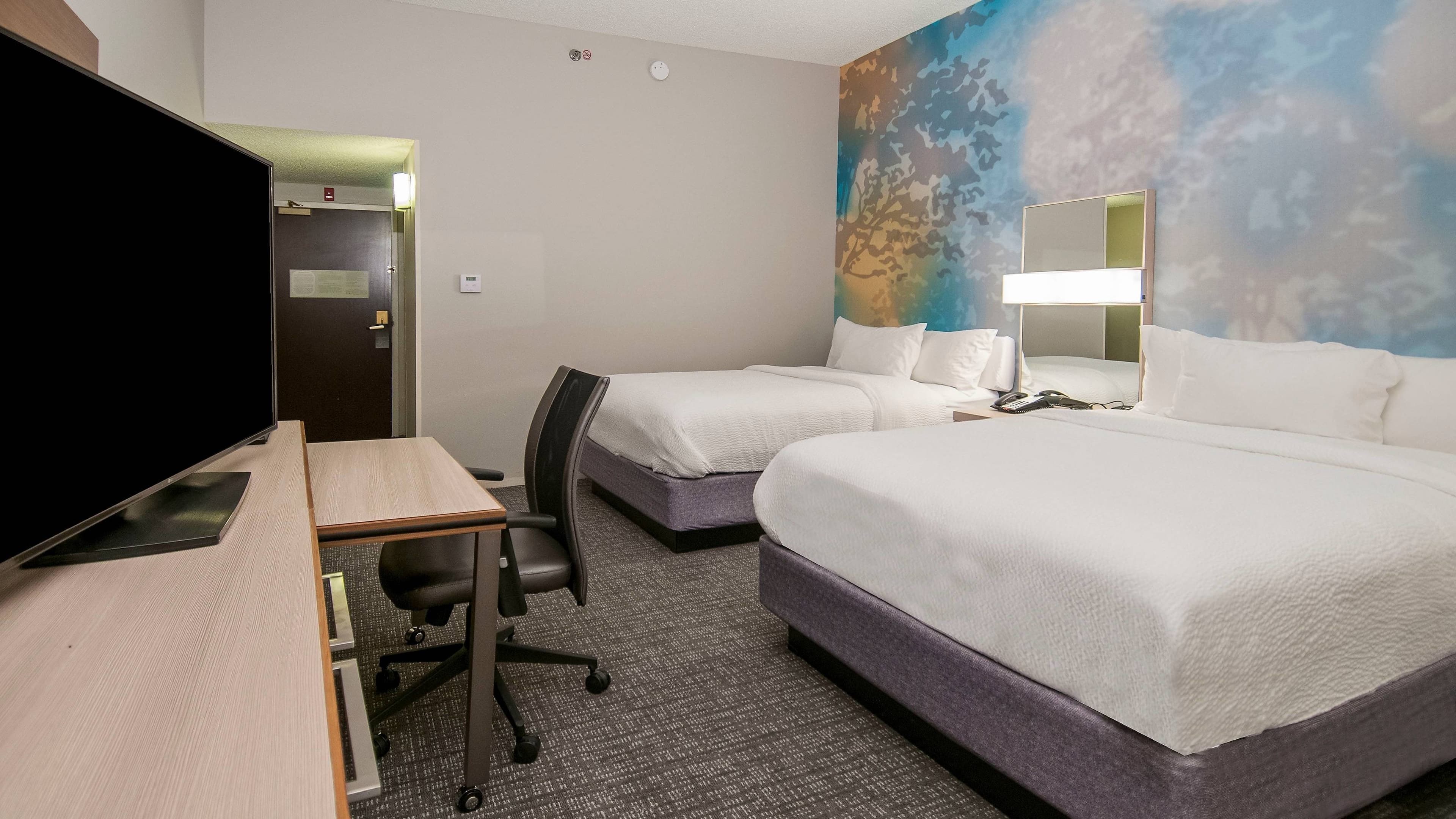 Queen Queen Room - Image 1