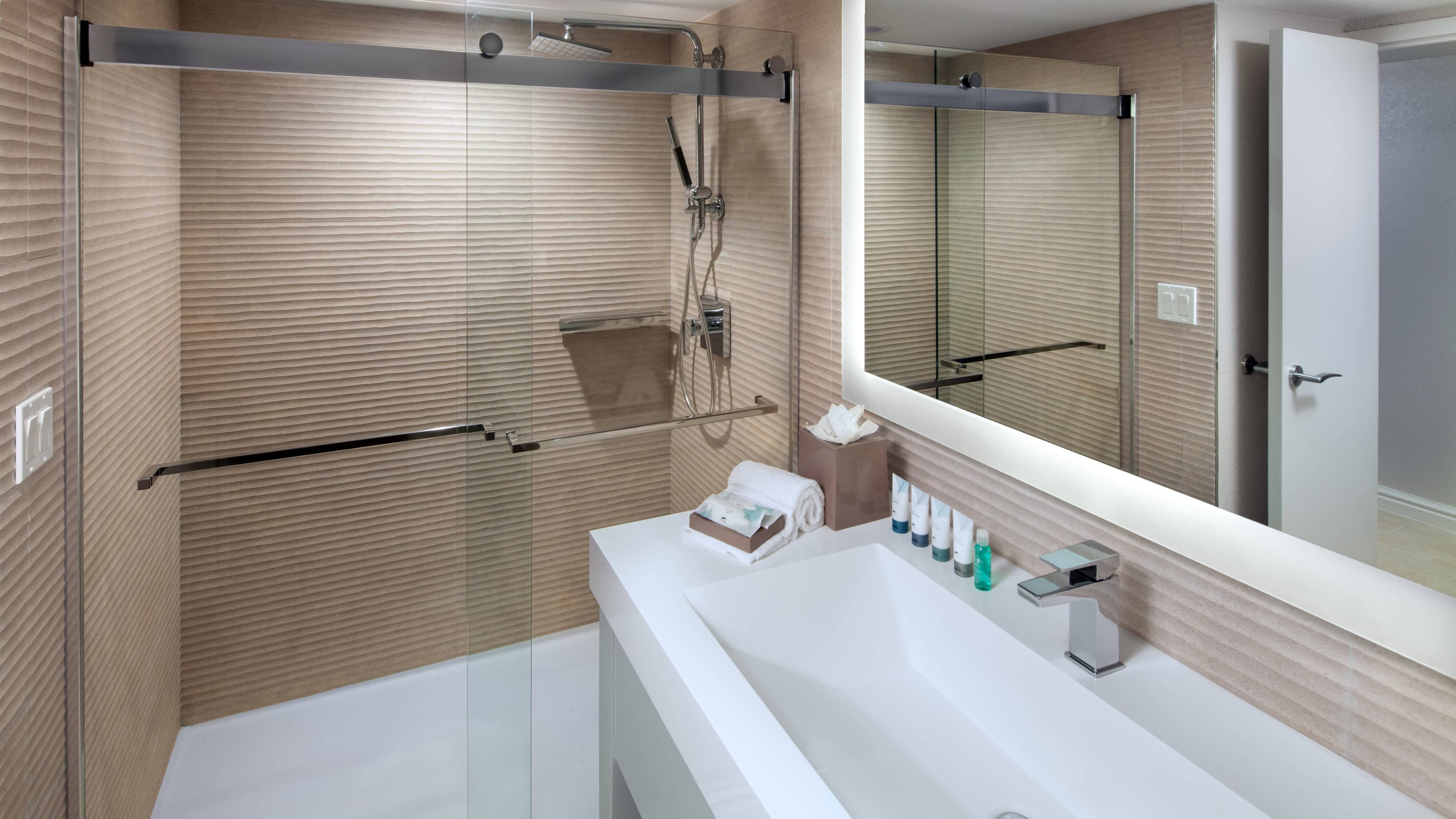 Island View - Image 2