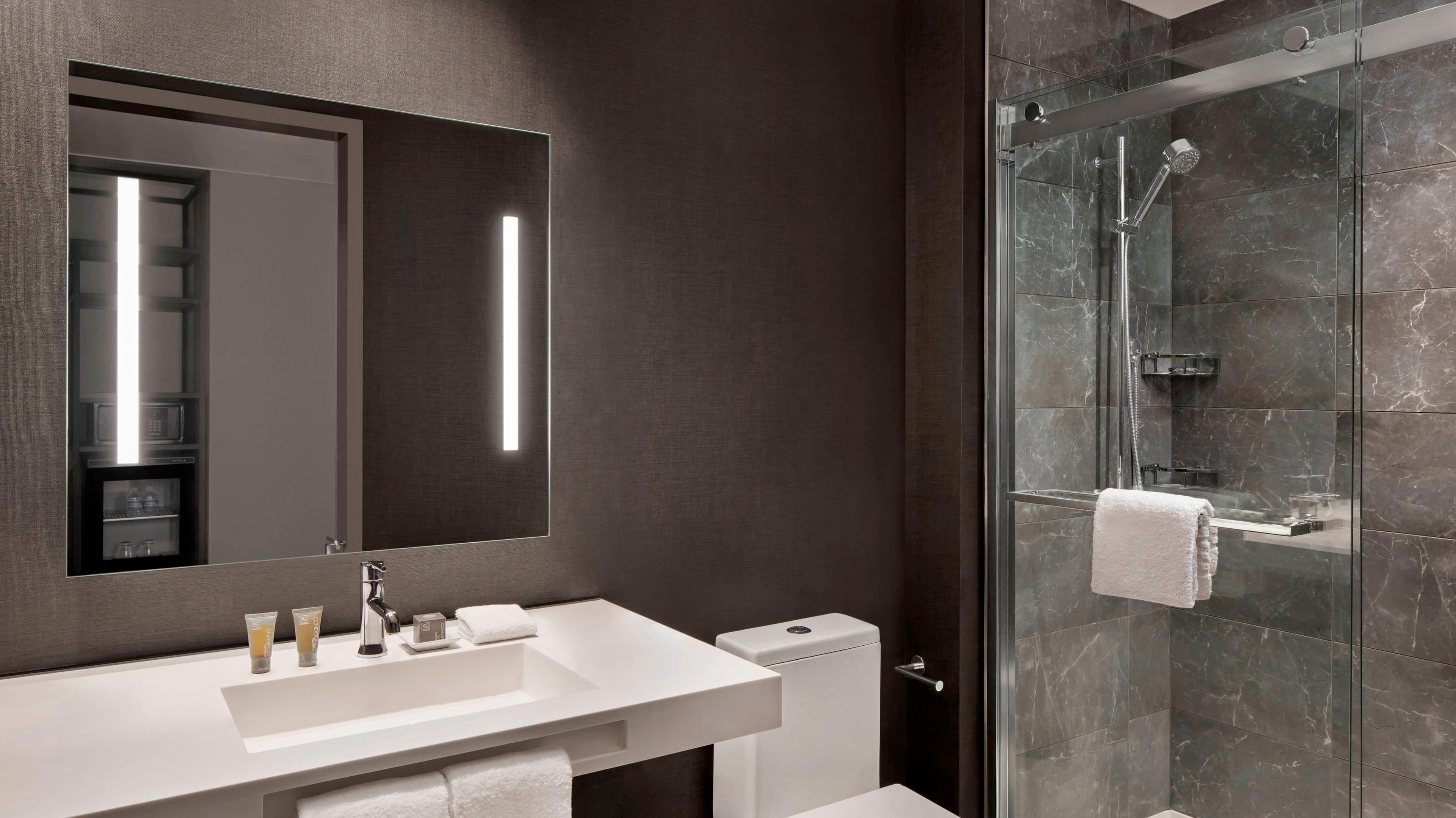 King Guest Room - Image 3