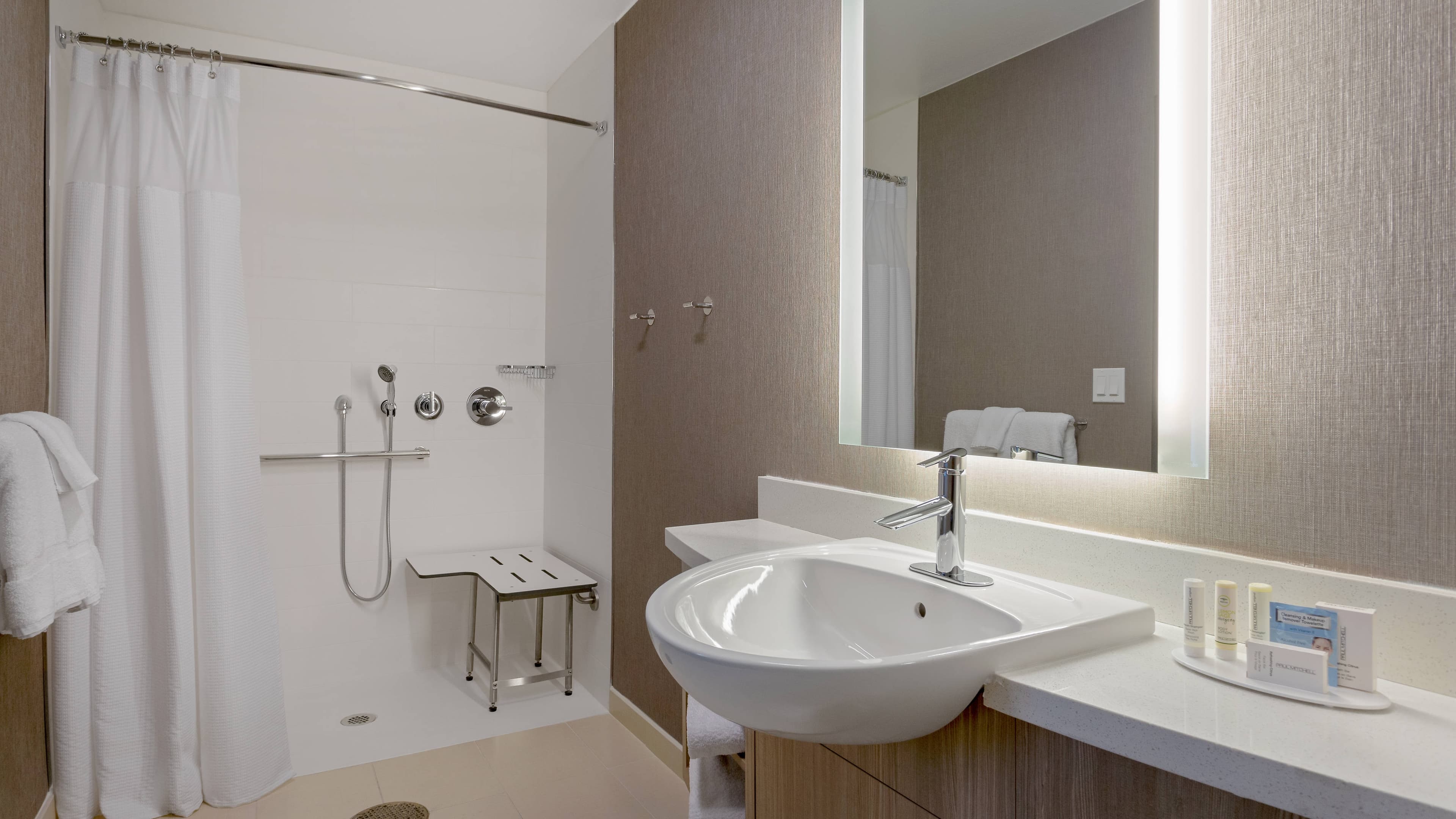 Larger Suite - Image 5