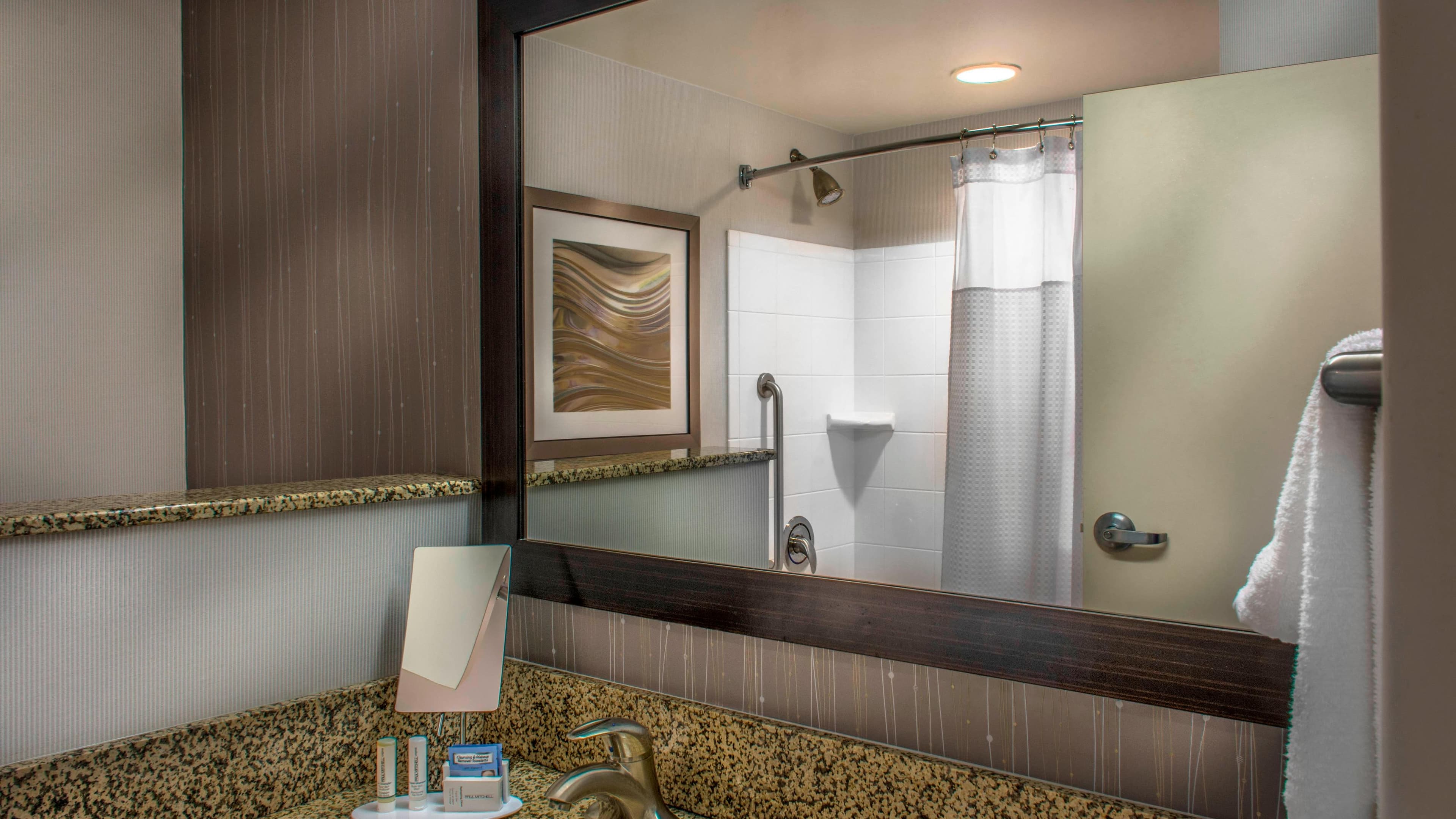 King Guest Room - Image 4