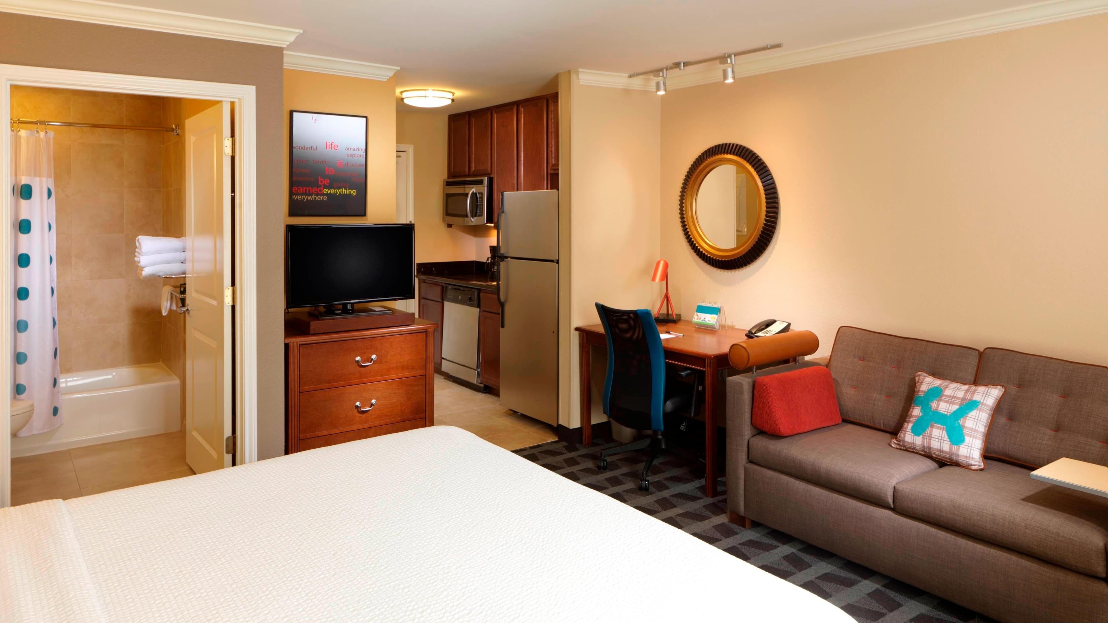 King Studio Suite - Image 3