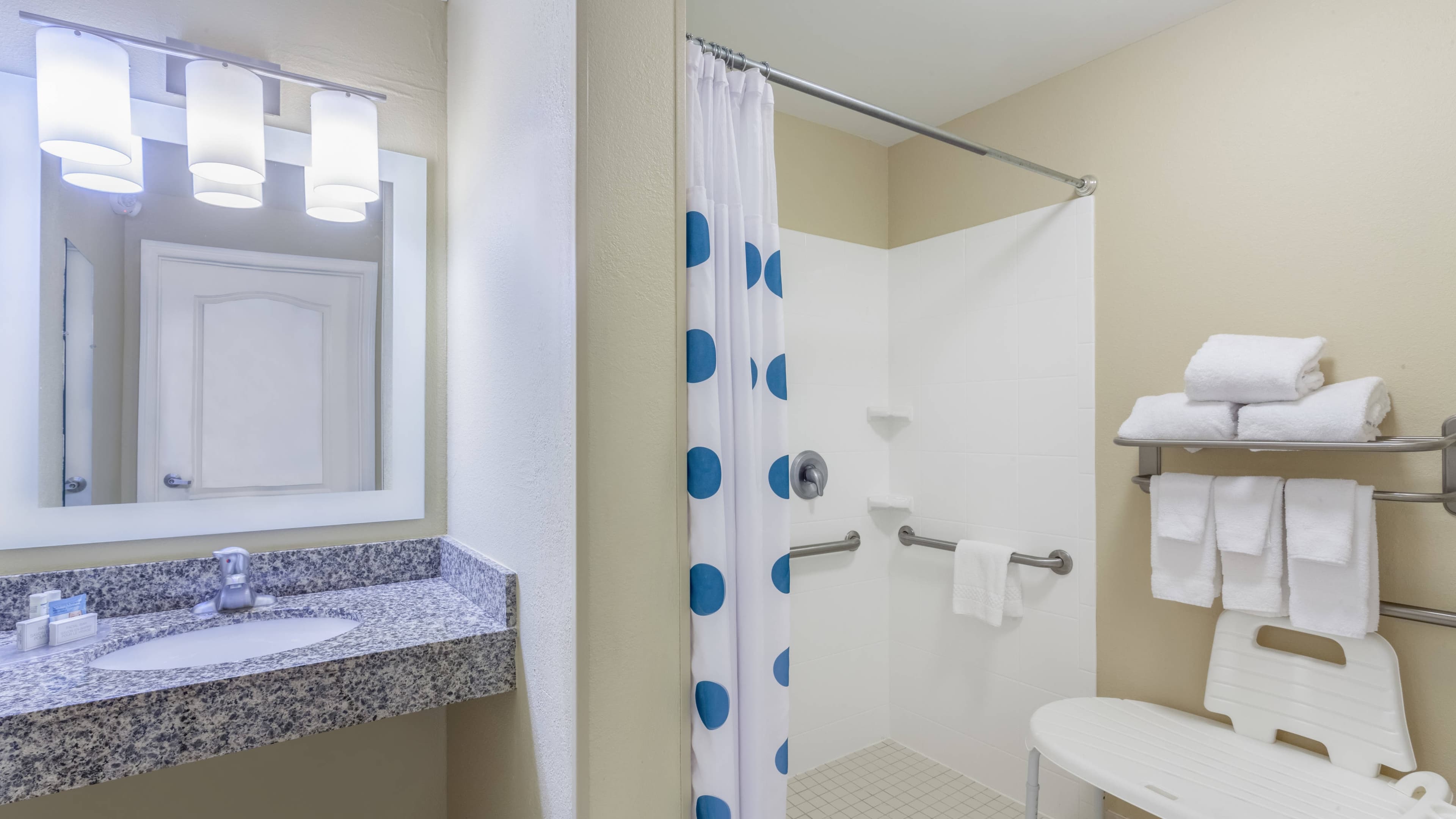 King Studio Suite - Image 4