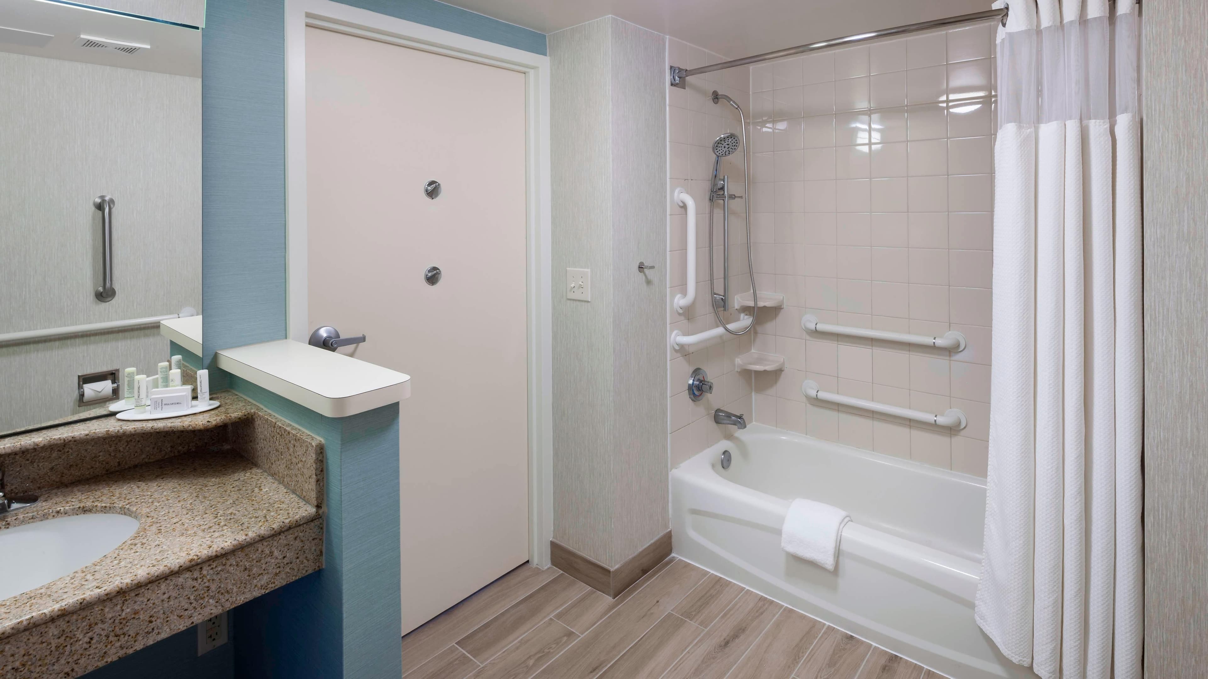 Deluxe Guest room - Image 7