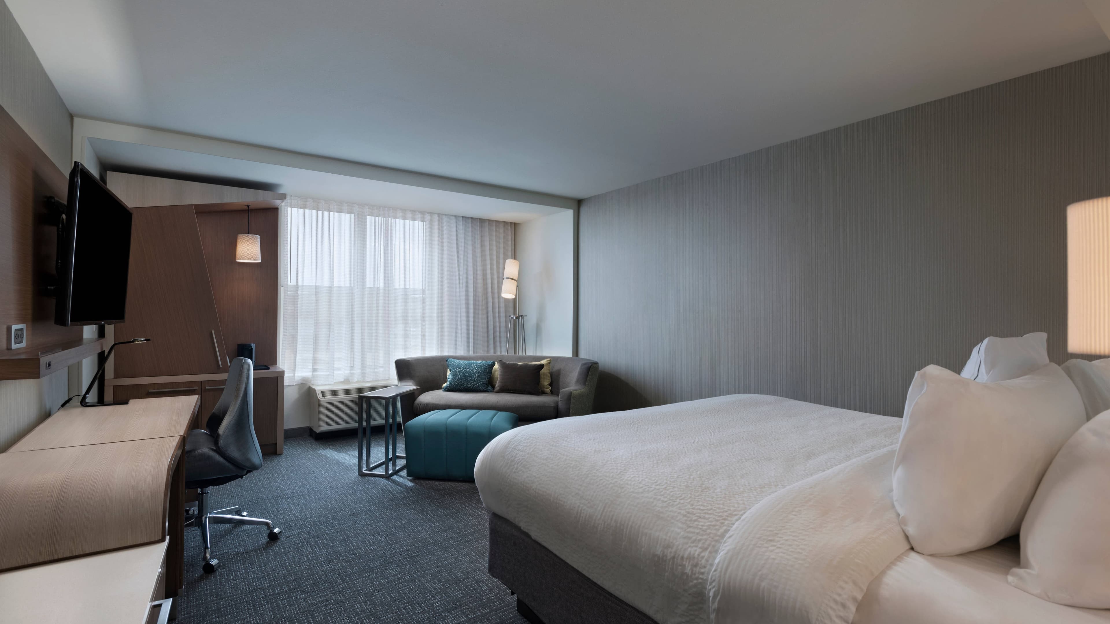 Guest Room - Image 2