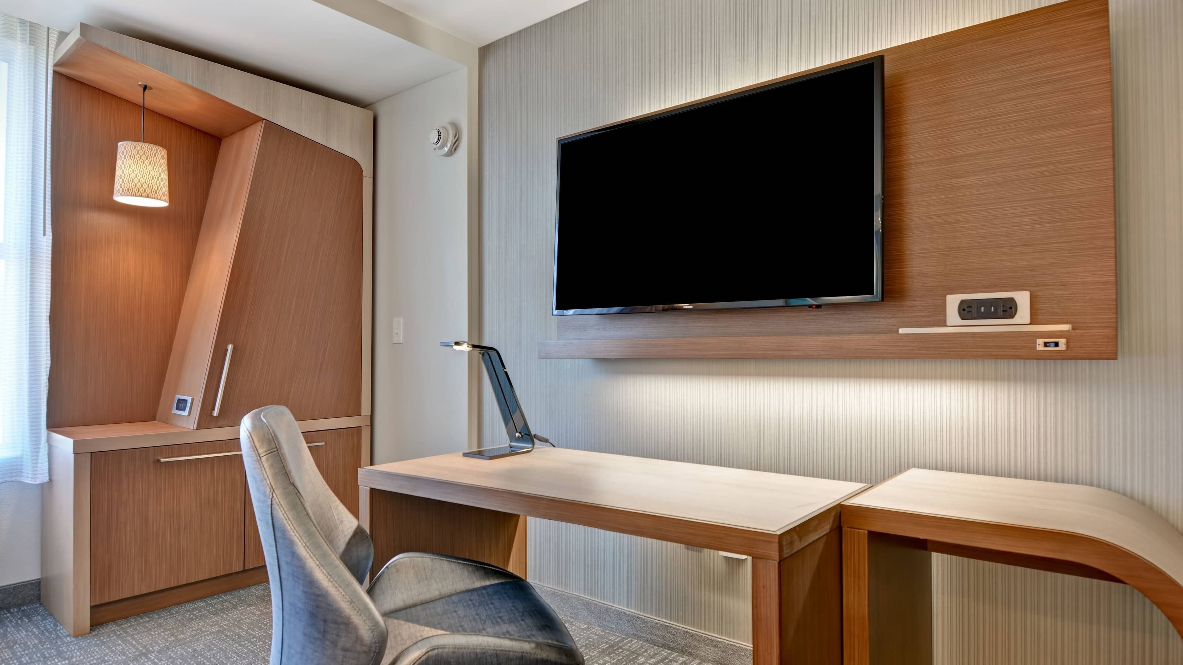 Guest Room - Image 4