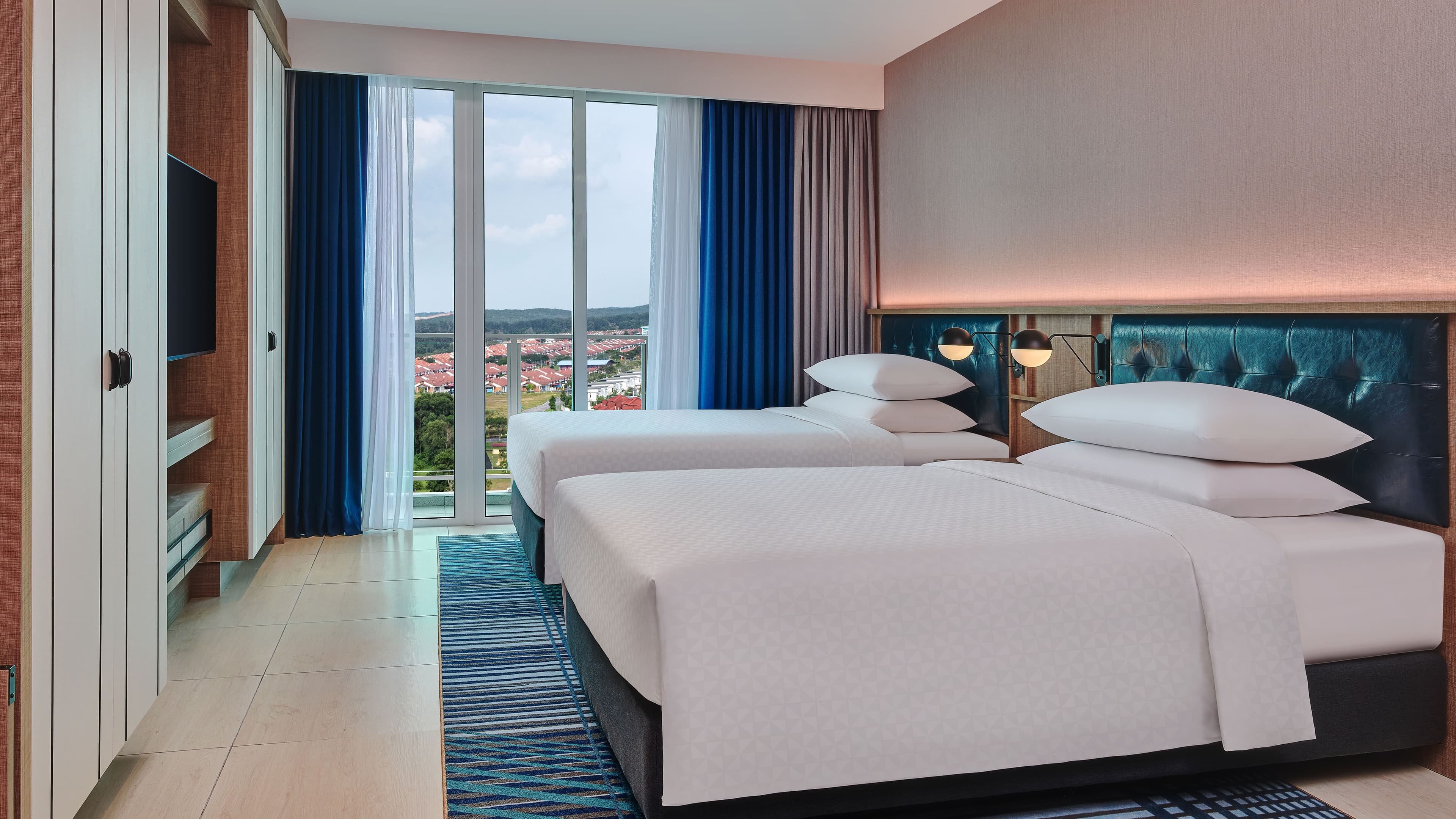 Deluxe Twin Room - Image 1