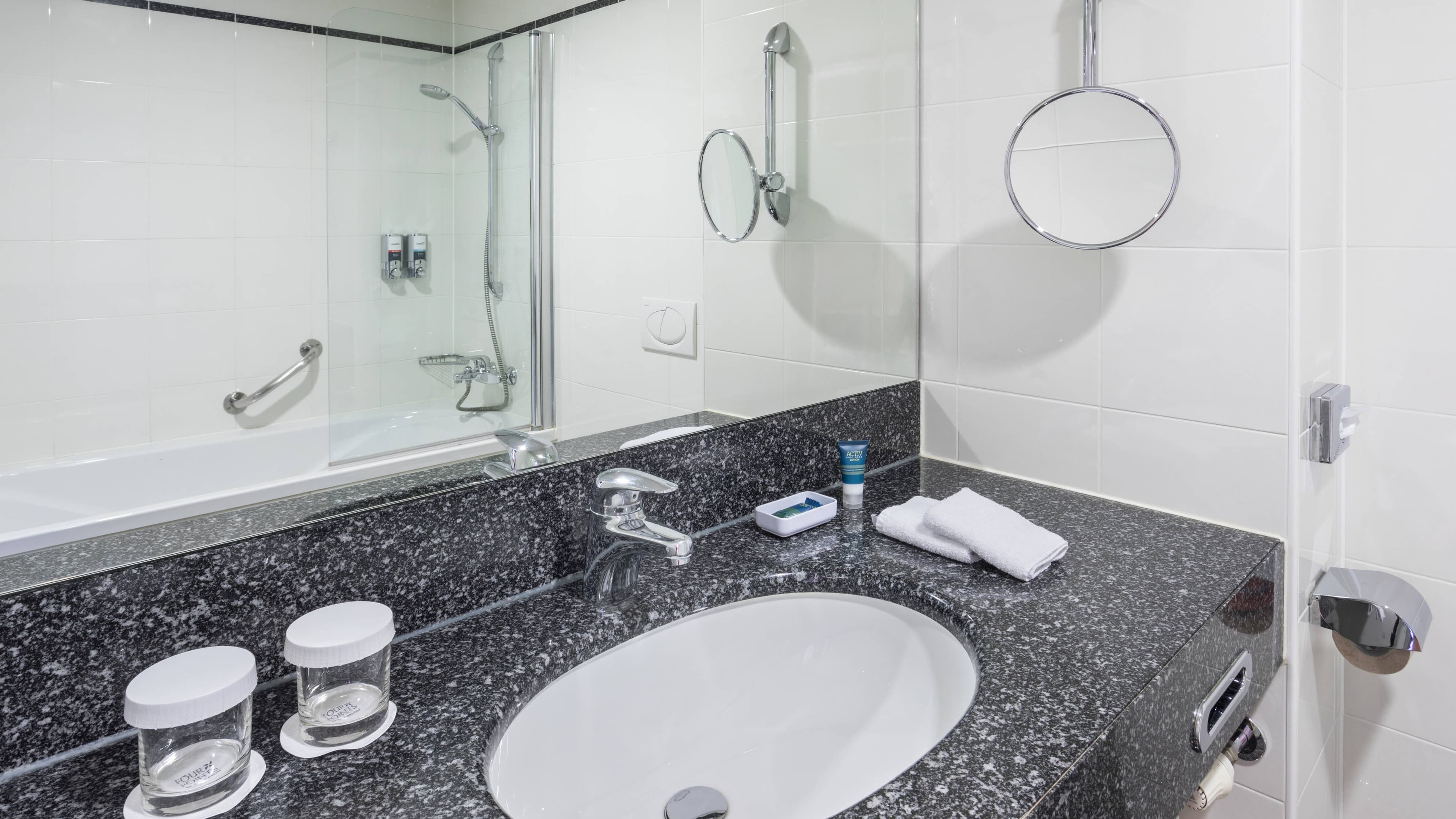 Deluxe Guest room - Image 4