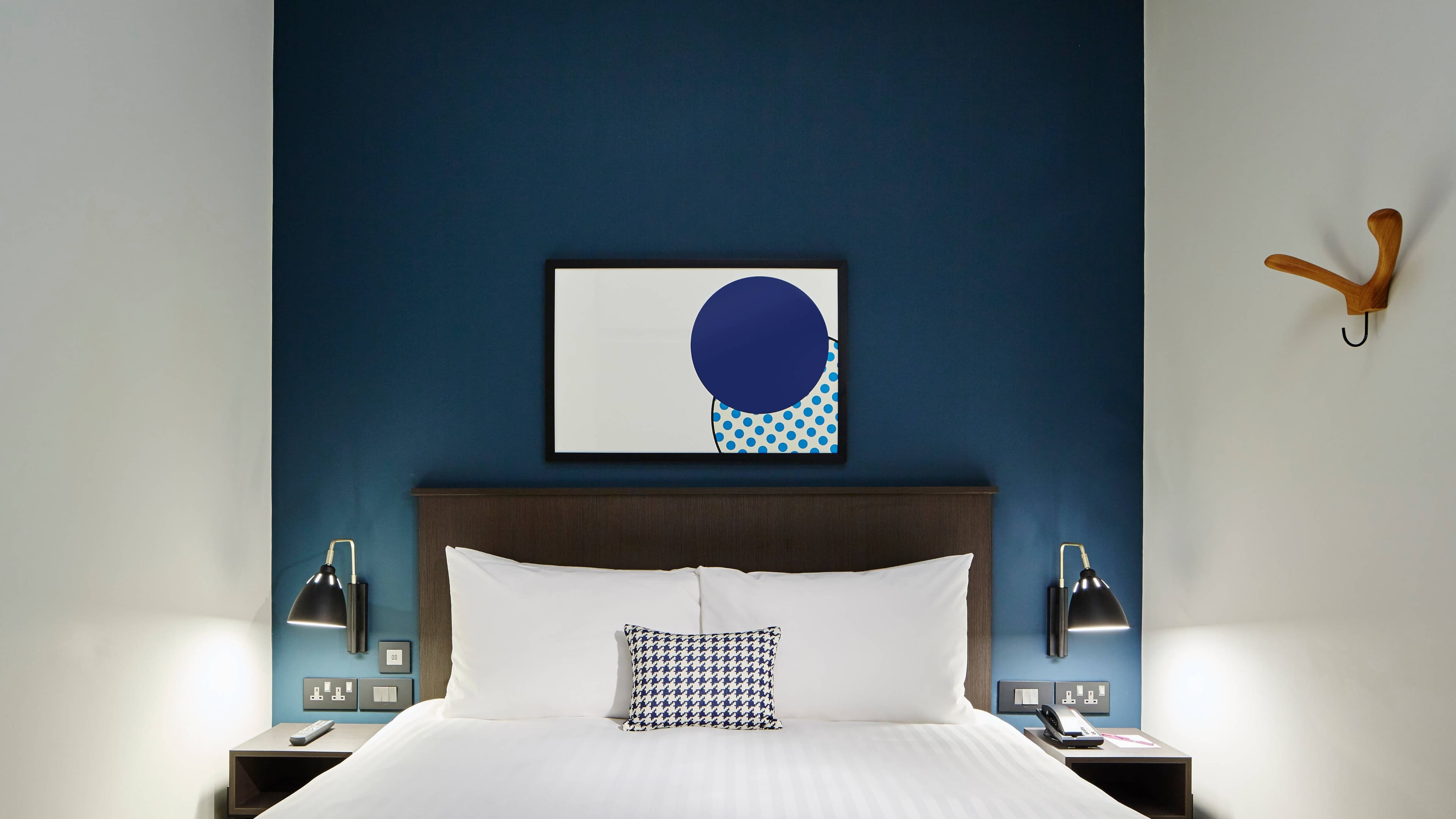 One Bedroom Open Plan - Image 1