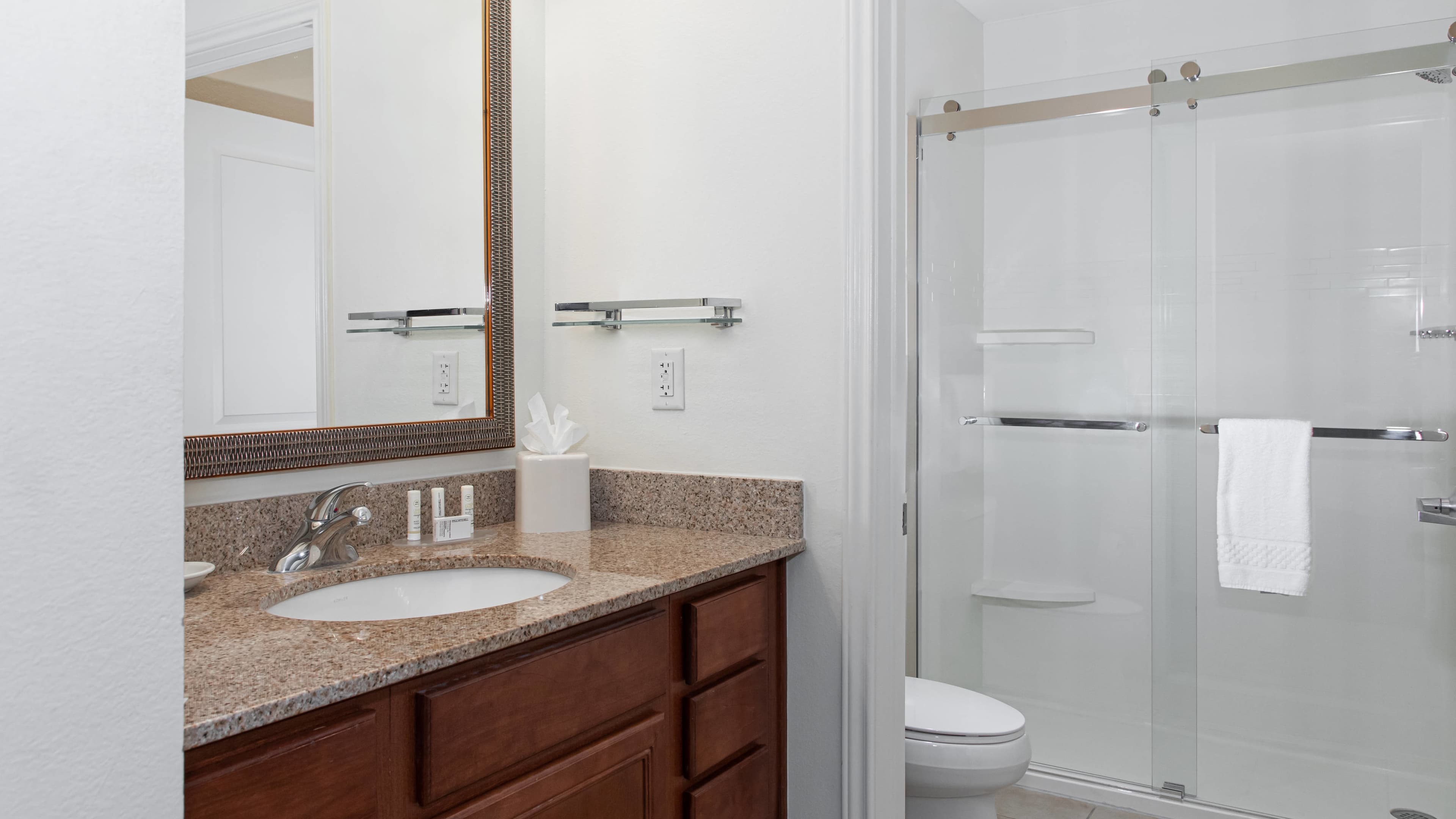 King Studio Suite - Image 4