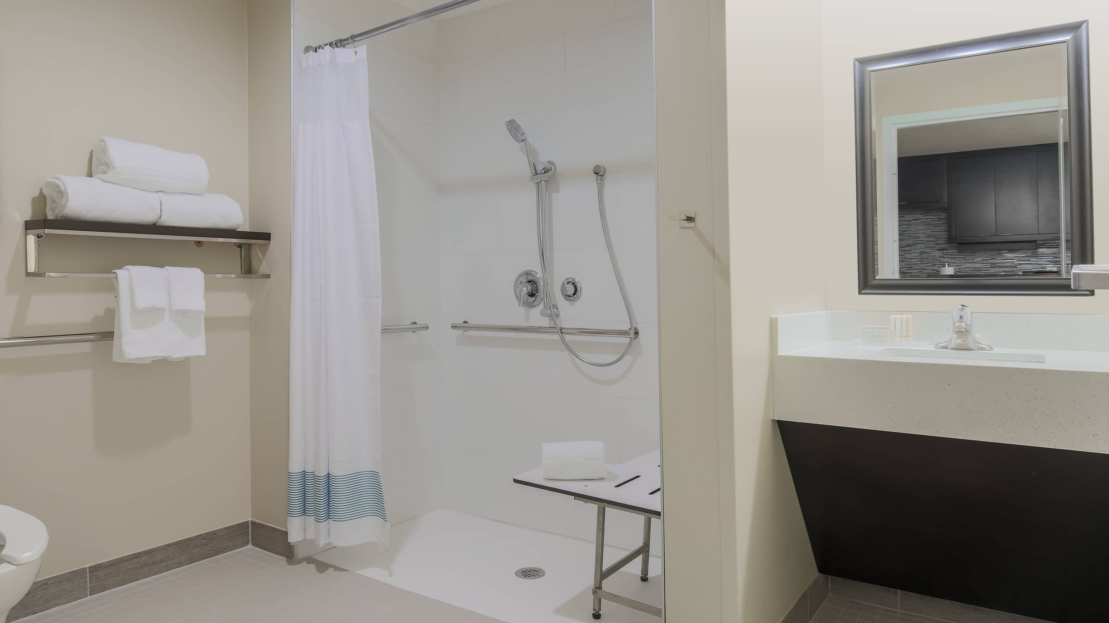 1 Bedroom Suite - Image 7