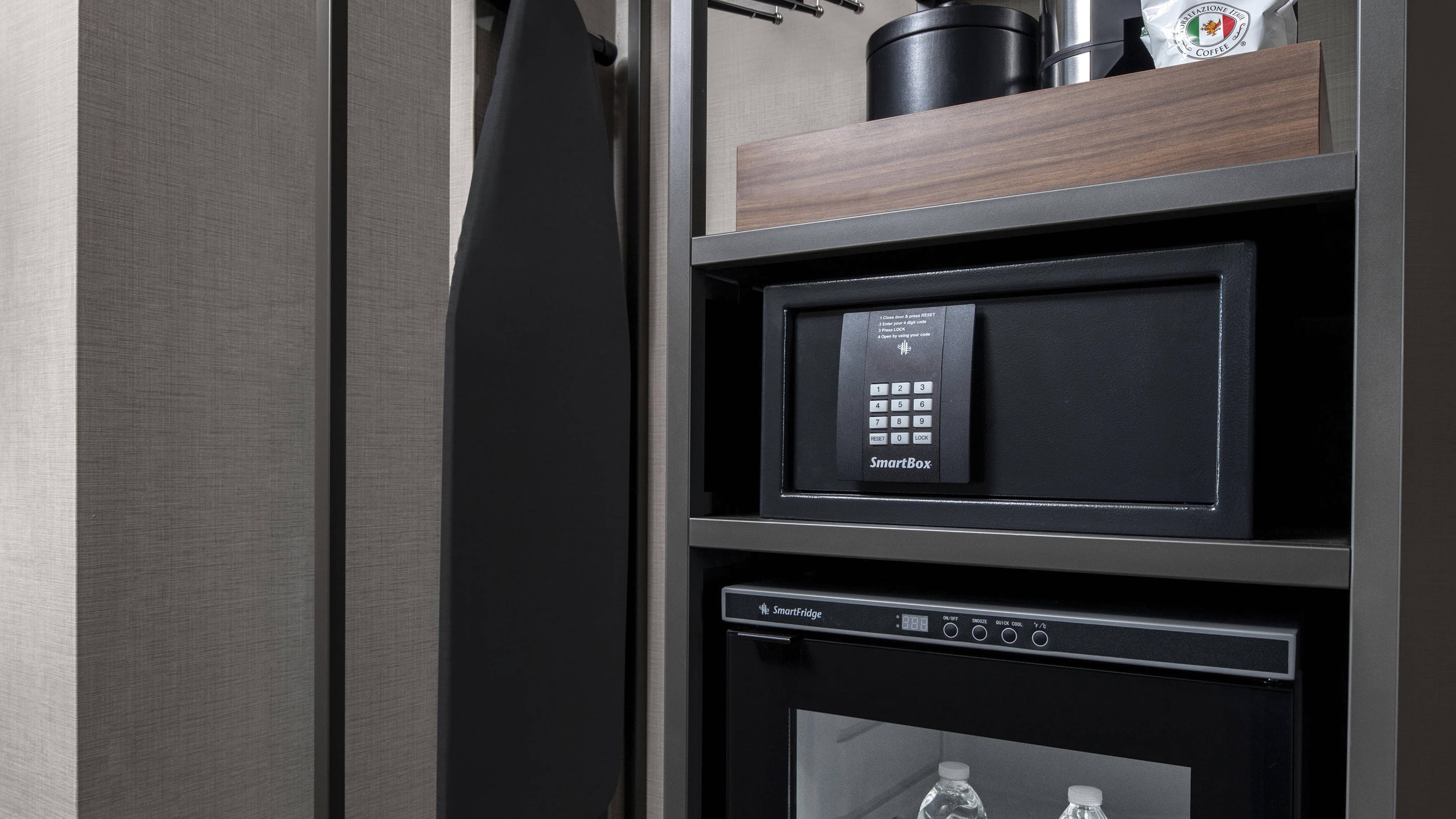 King Guest Room - Image 5