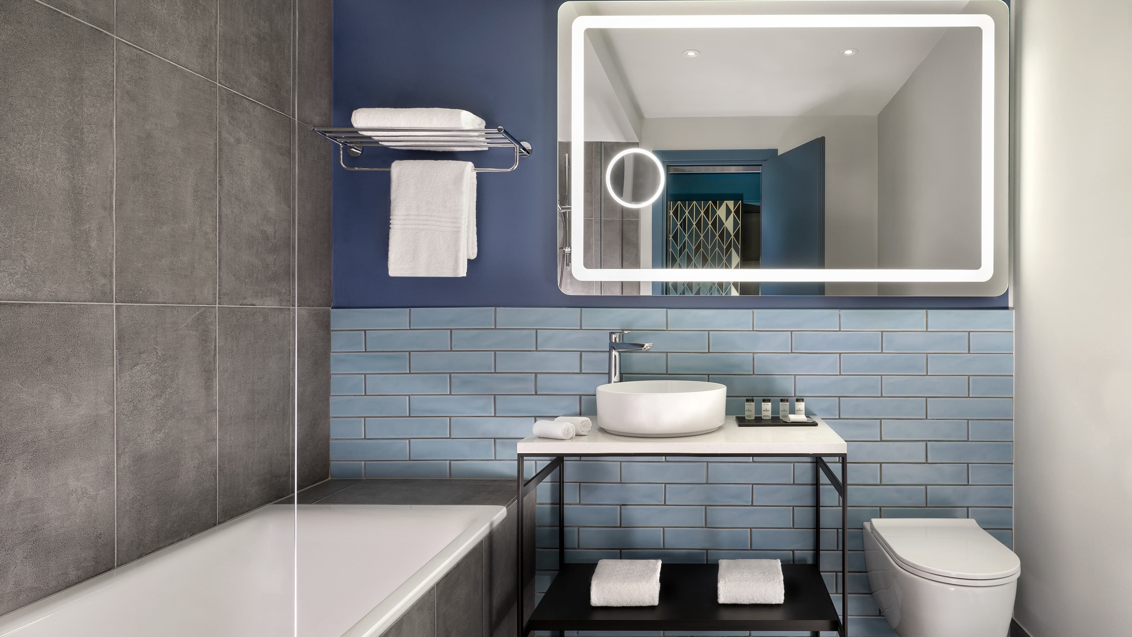 Standard Guest Room - Image 7