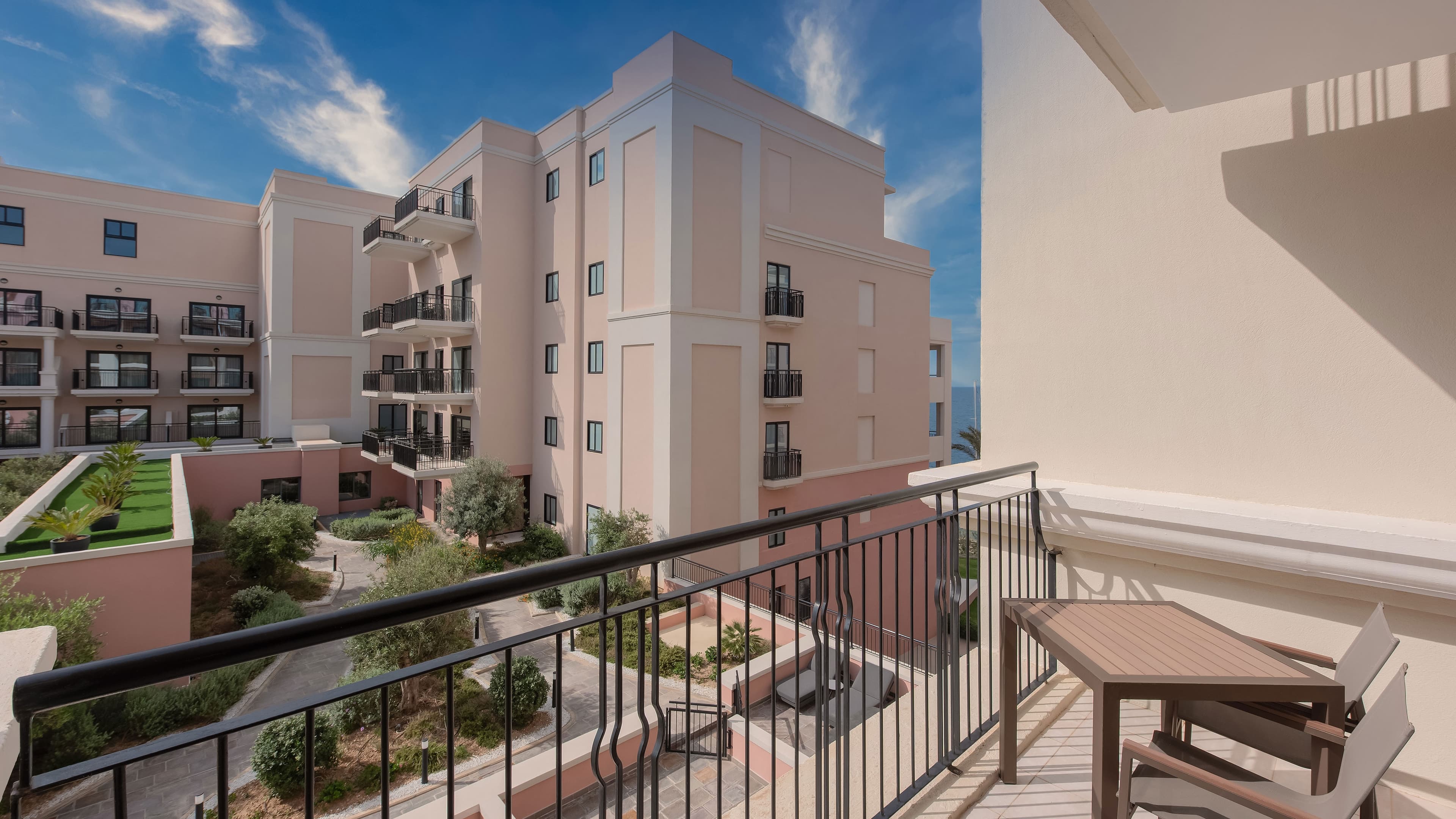 Garden View King - Image 3