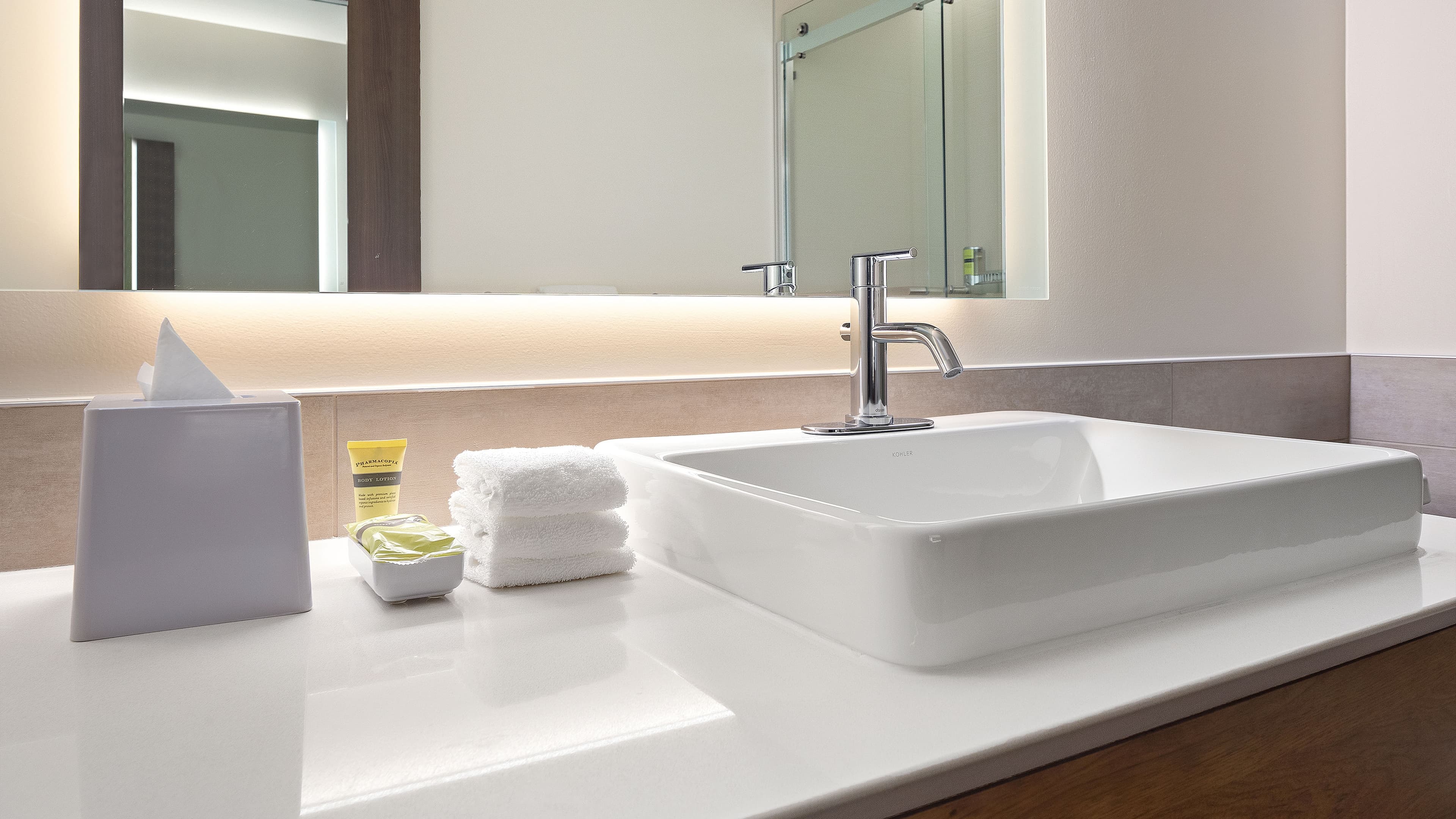 Deluxe Guest room - Image 4