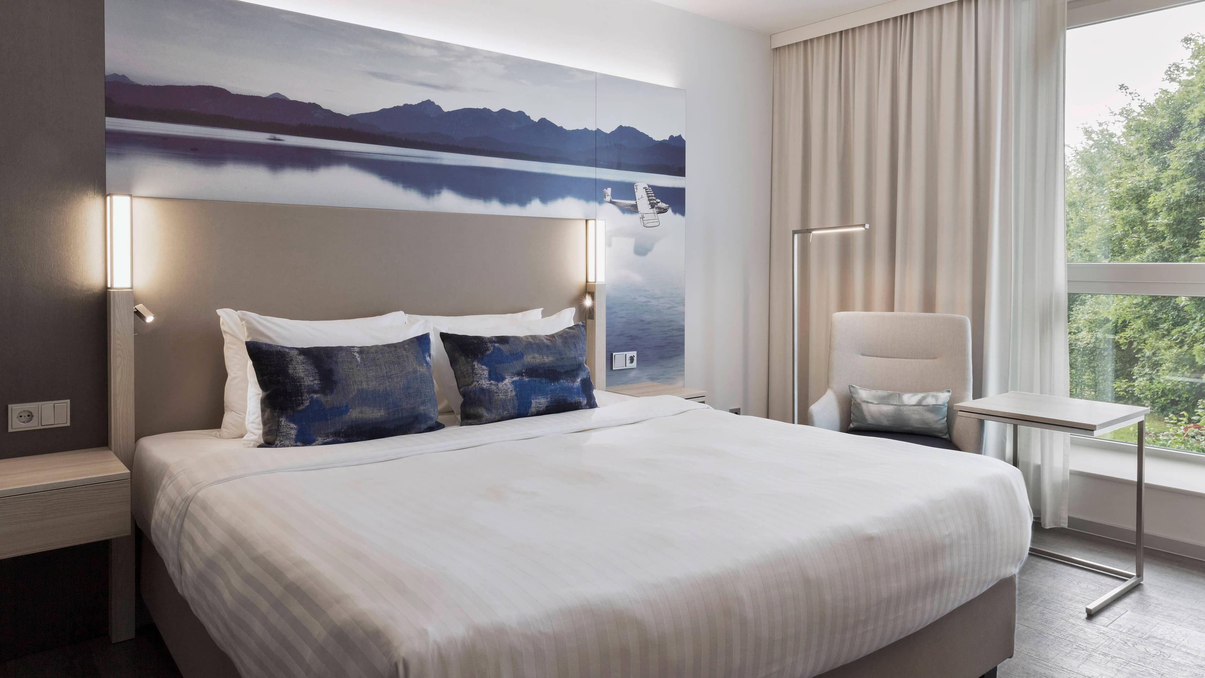 Deluxe Room - Image 2