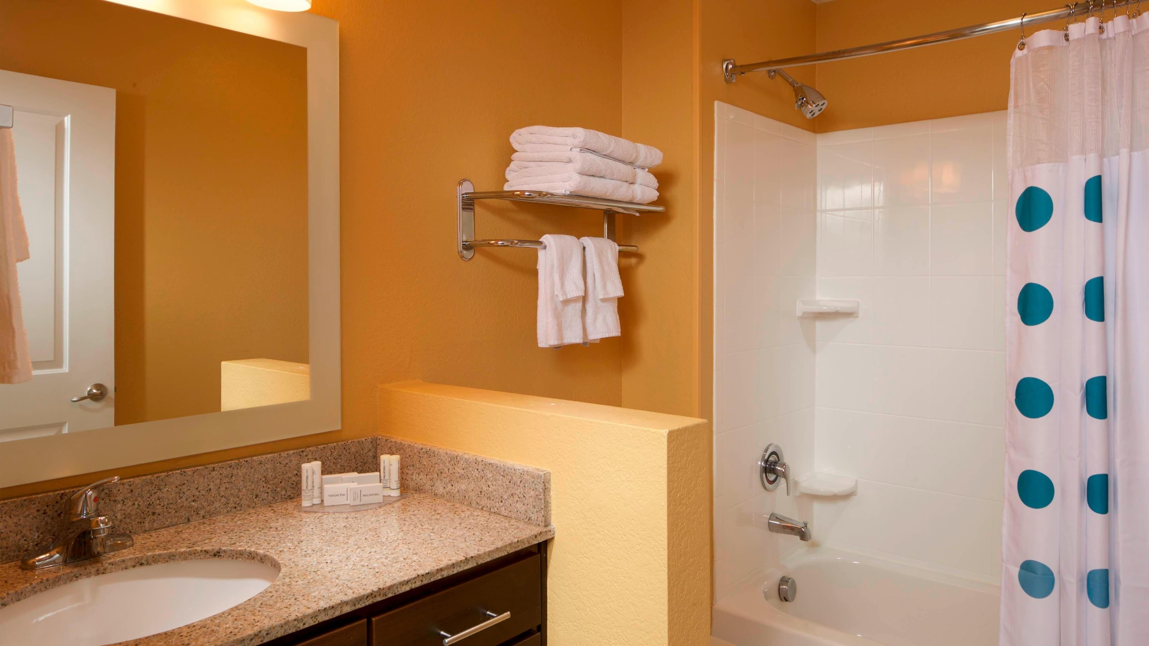 One Bedroom Suite - Image 4