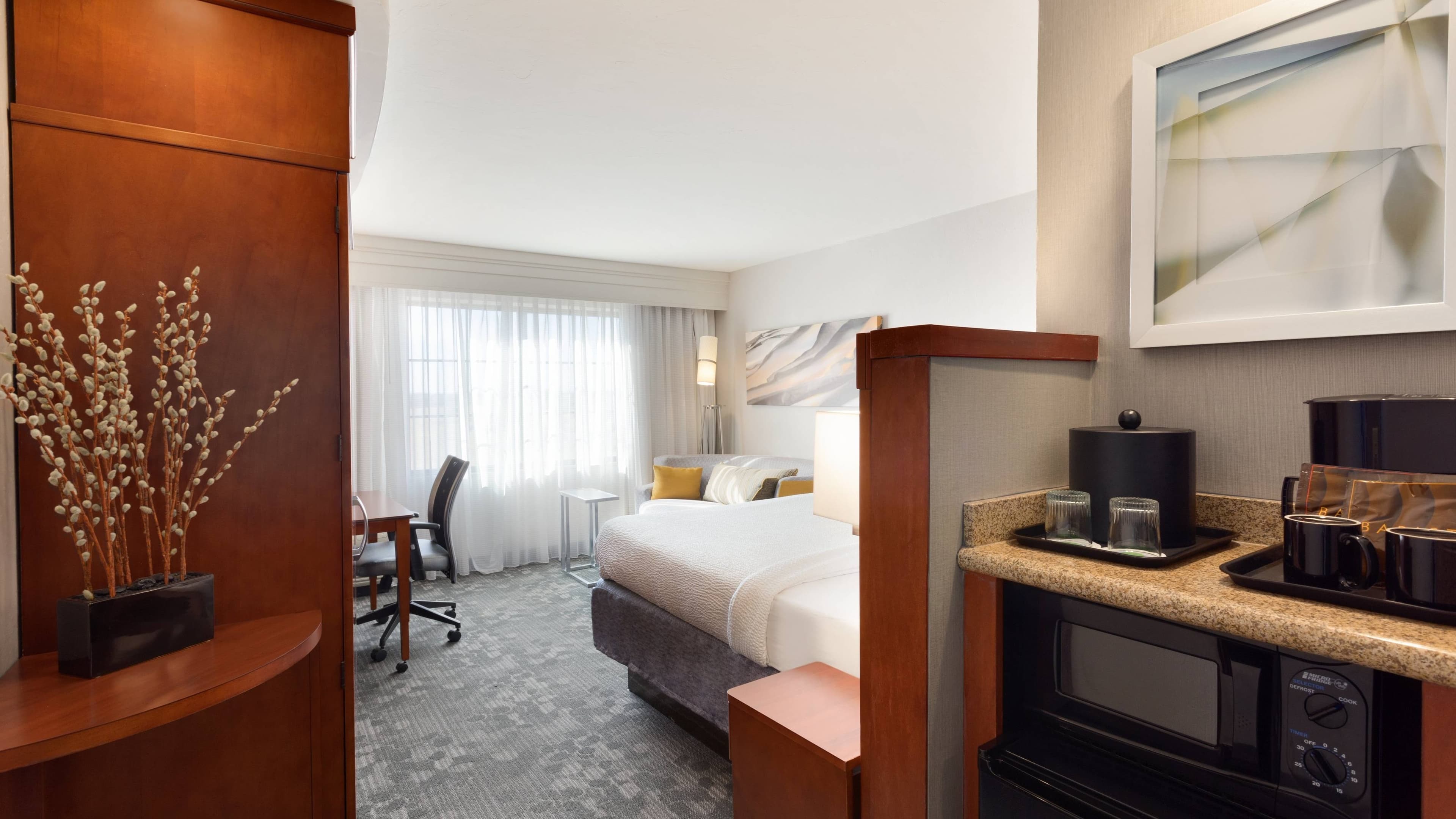 1 King bed Room - Image 11