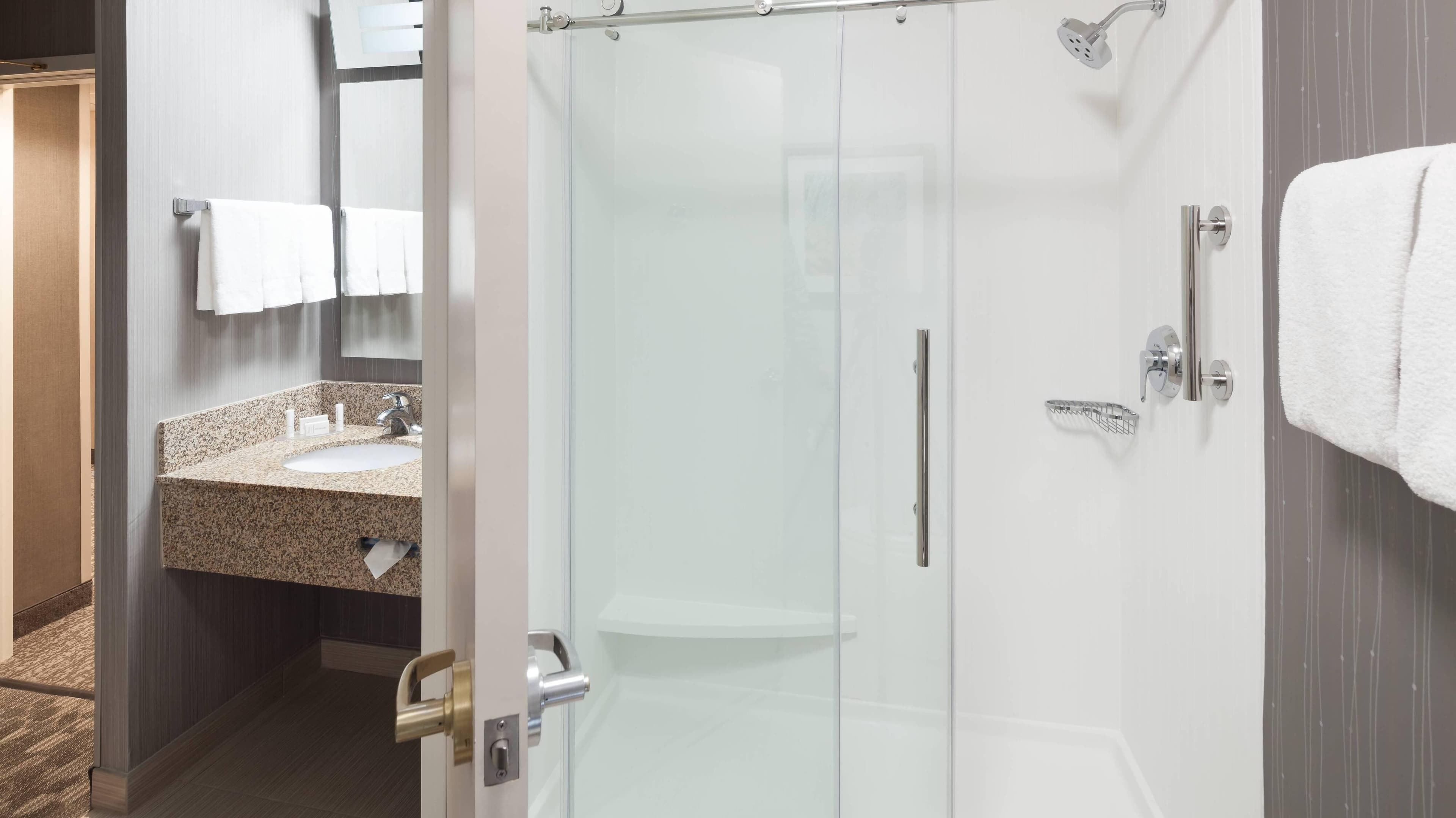 King Bedroom - Image 4