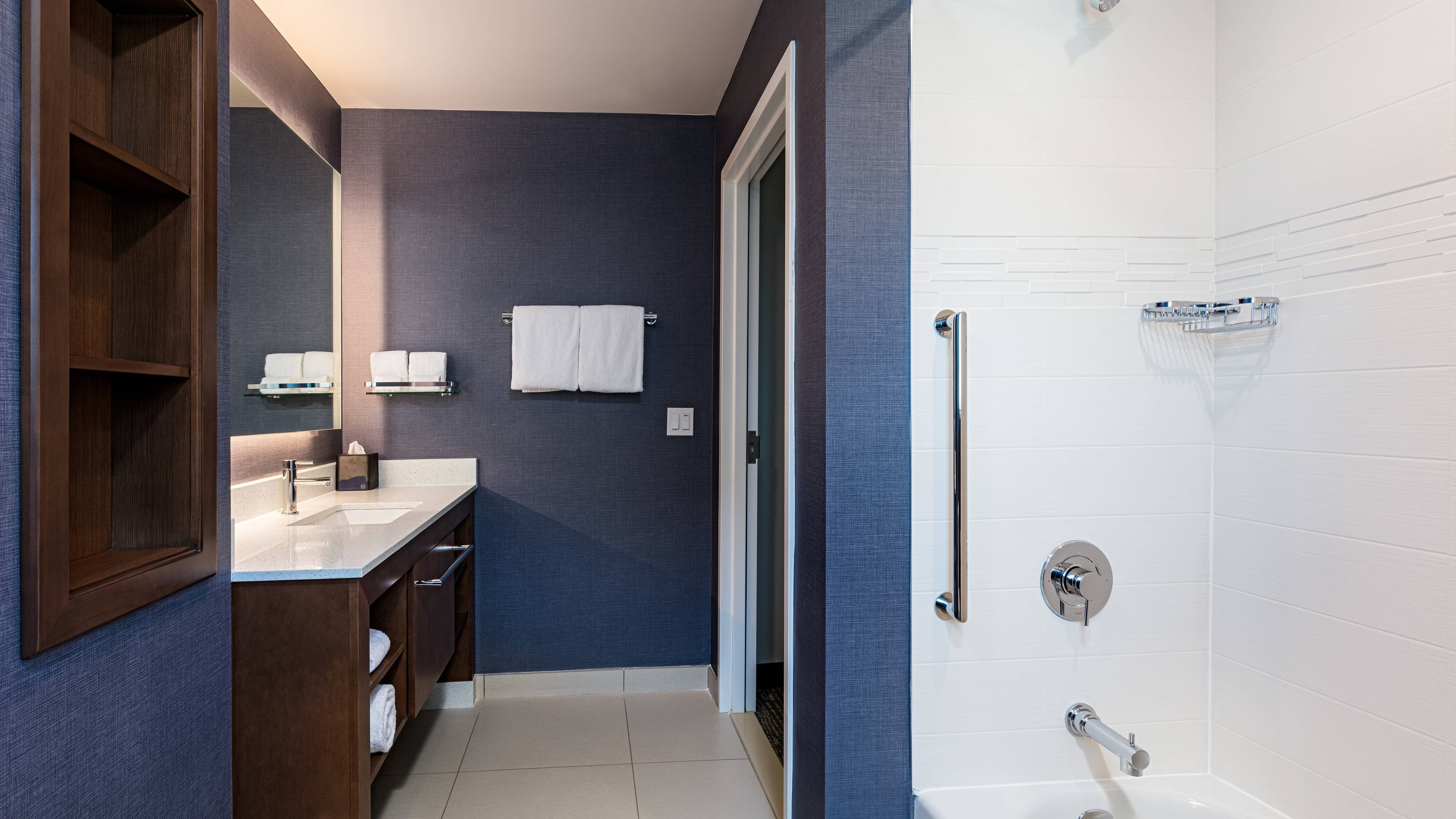 1 Bedroom Suite - Image 5