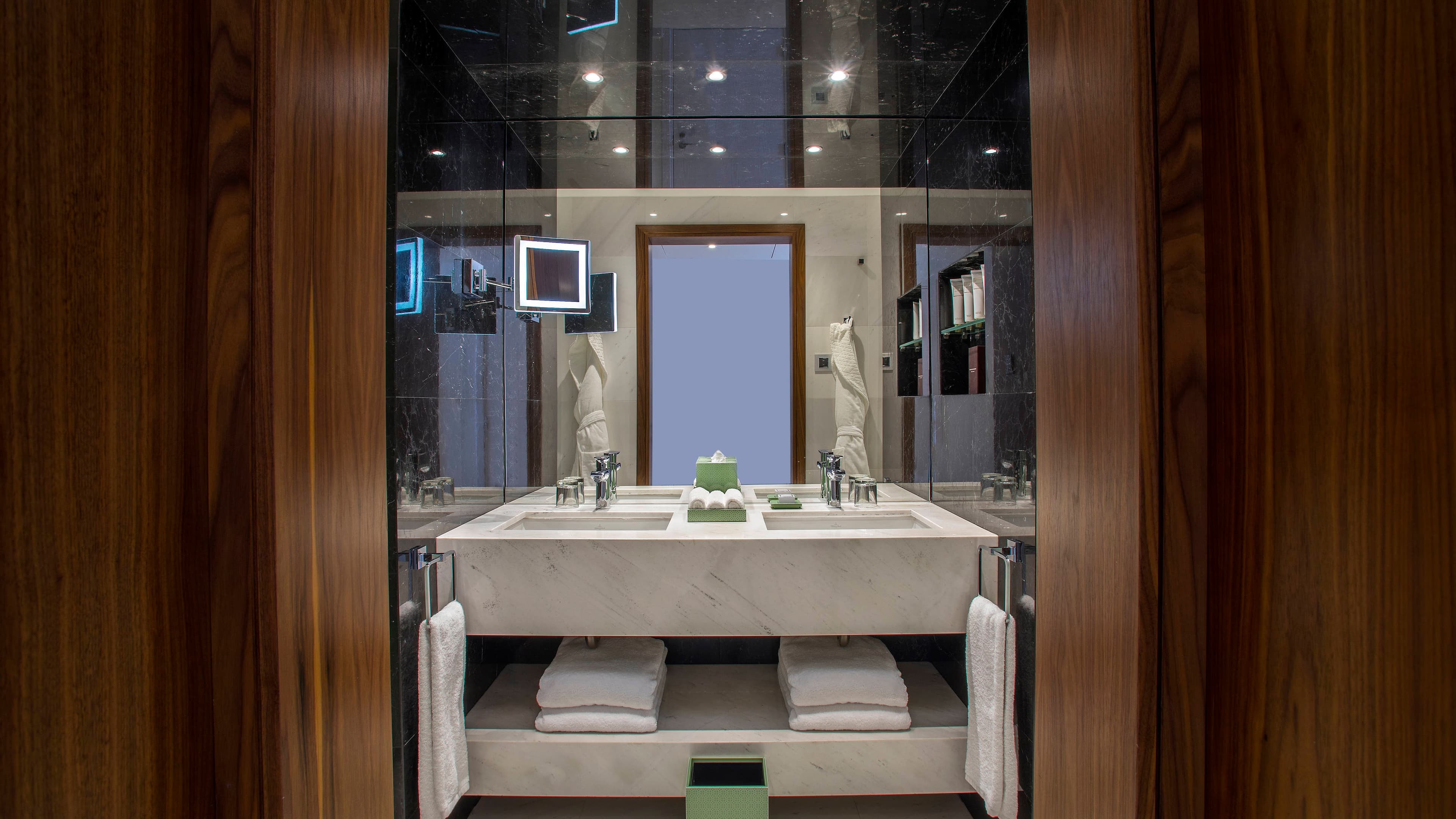 Superior Inland View King - Image 6