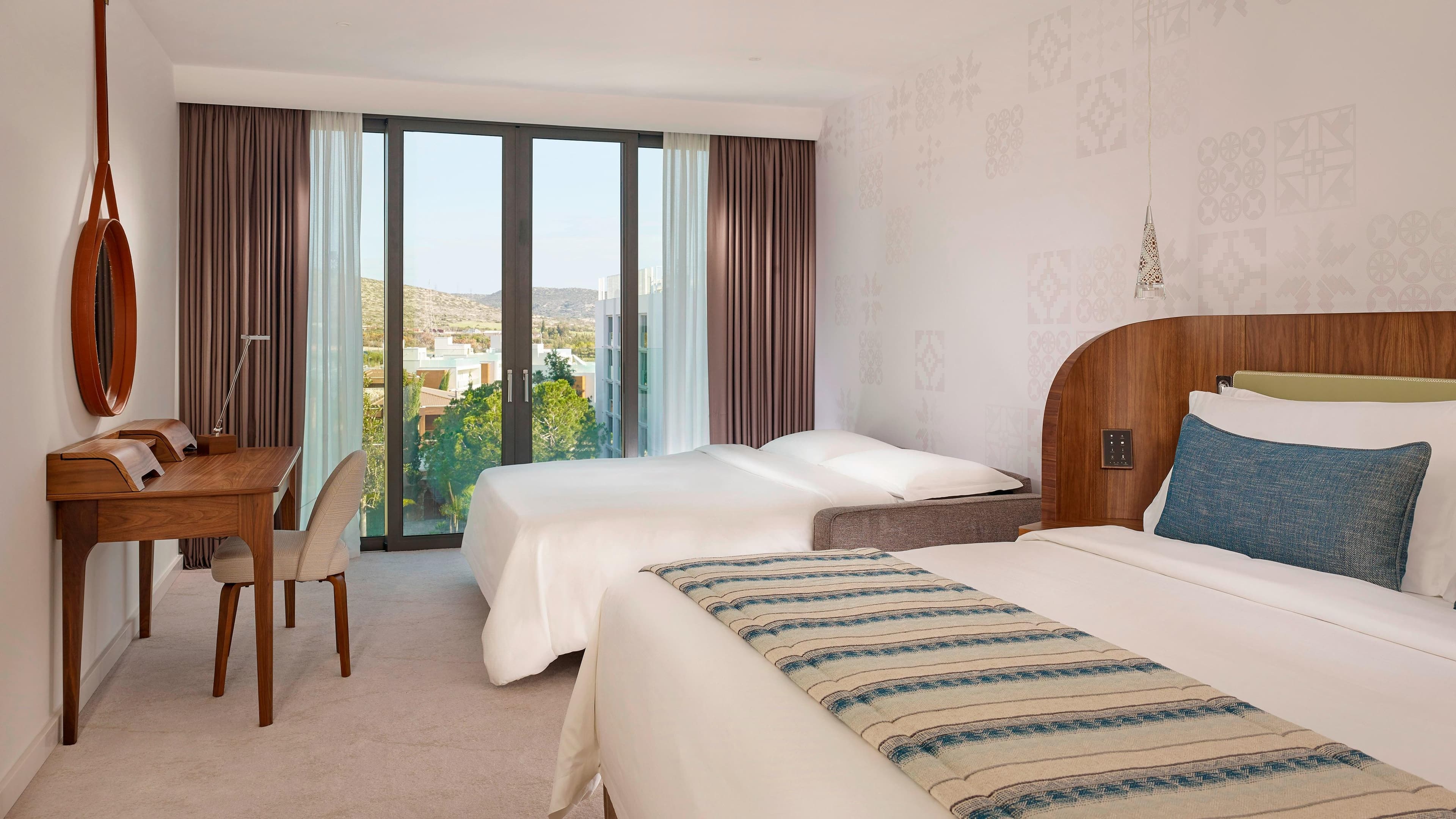 Superior Inland View King - Image 2