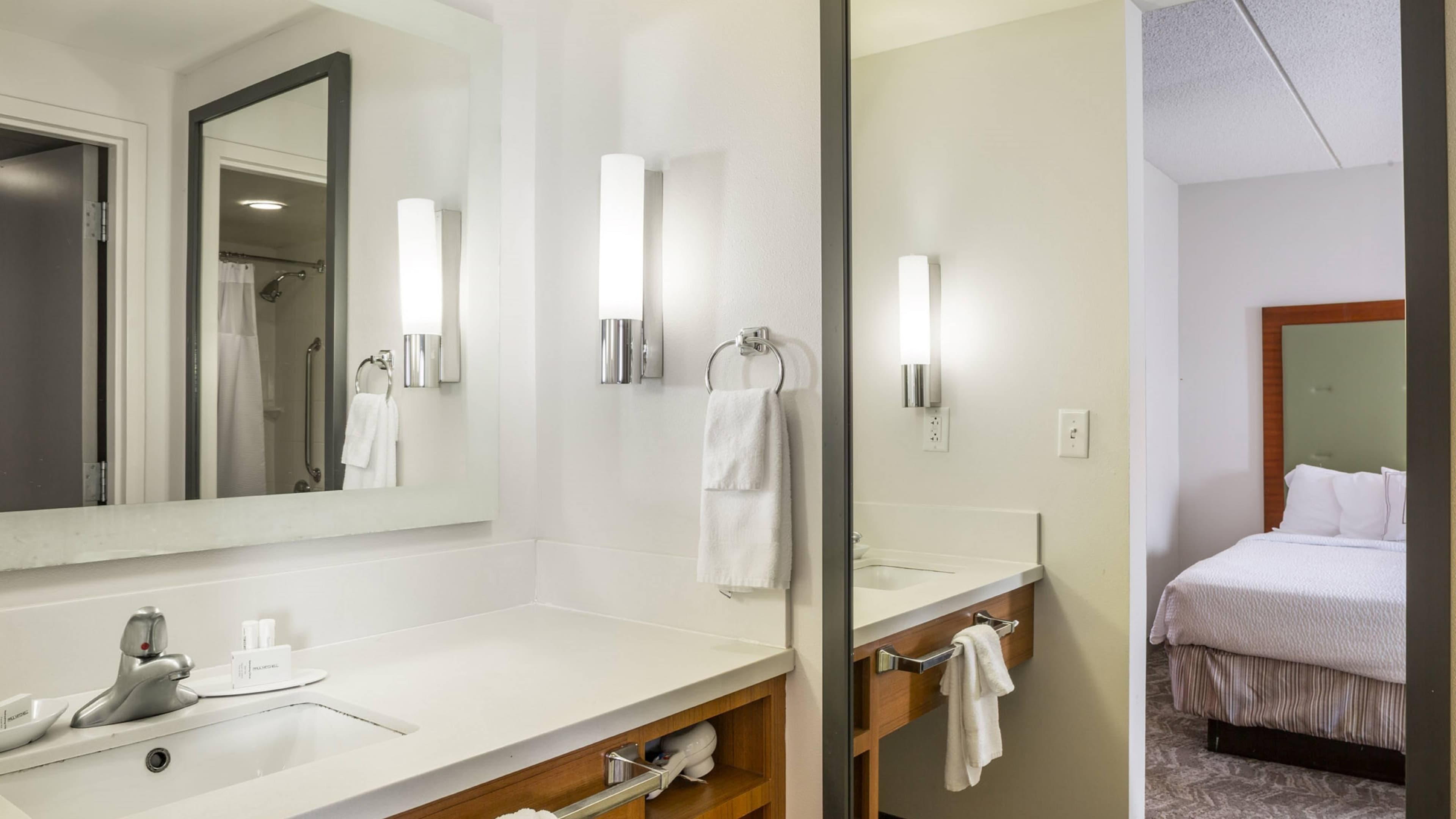 Double Bed Suite - Image 5