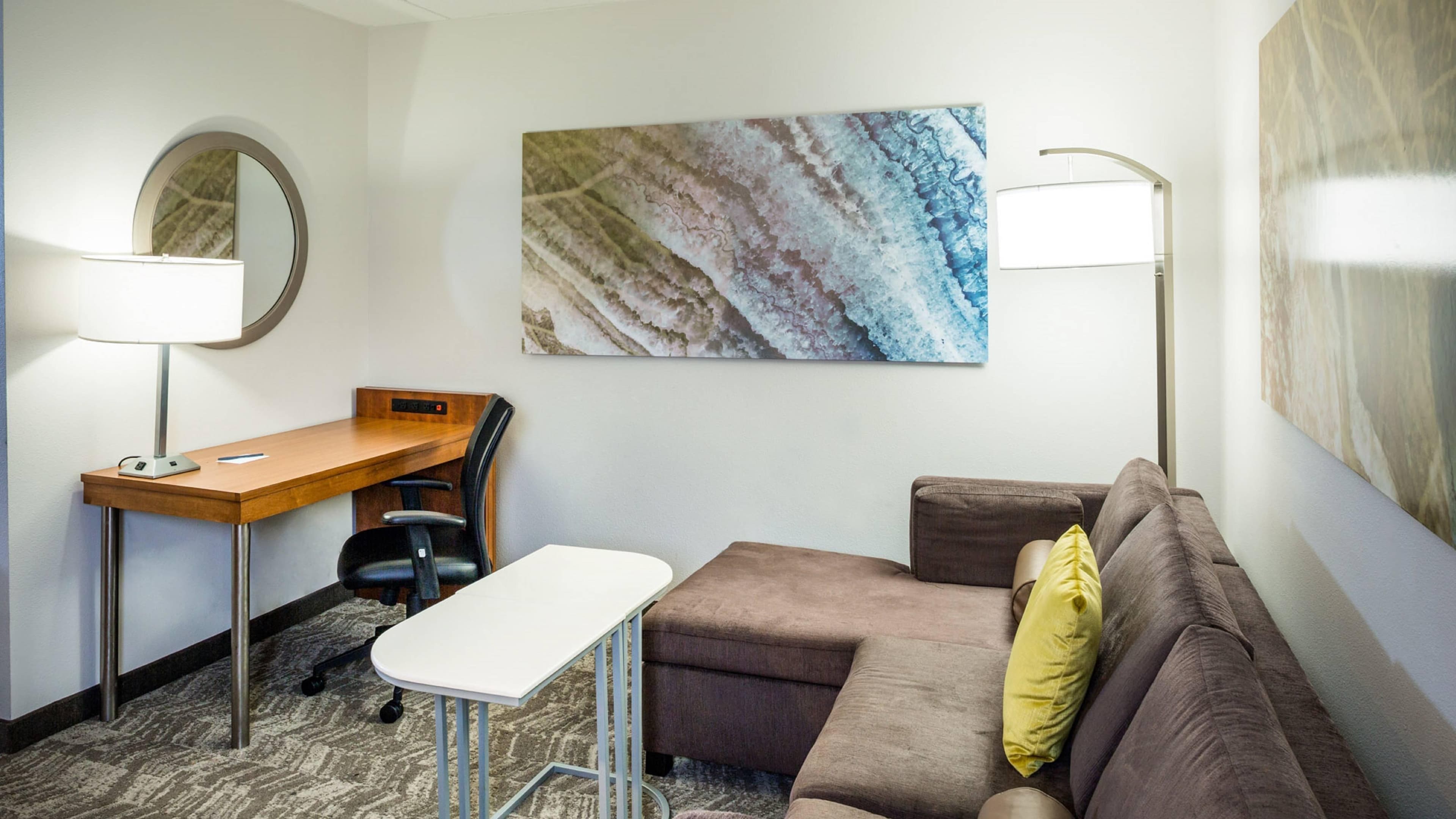 Double Bed Suite - Image 2